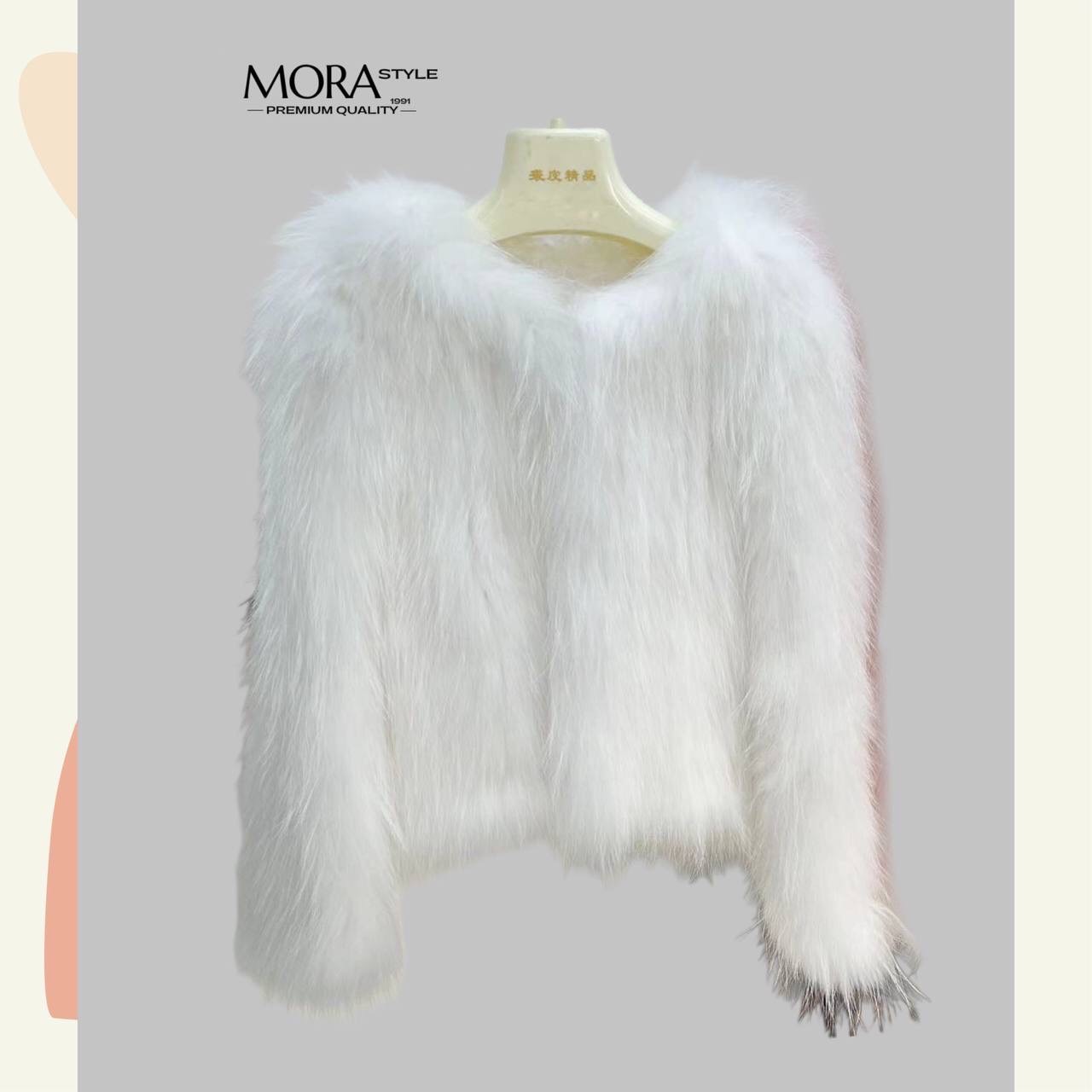 เสื้อคลุมแขนยาวแต่งขนทั้งตัว งานสวยแพง เหมาะกับแฟชั่นหนาวนี้สุดๆ ดีไซน์ออกมาเก๋ งานคือน่ารักมากค่ะ สาวๆต้องมีติดตู้นะคะ