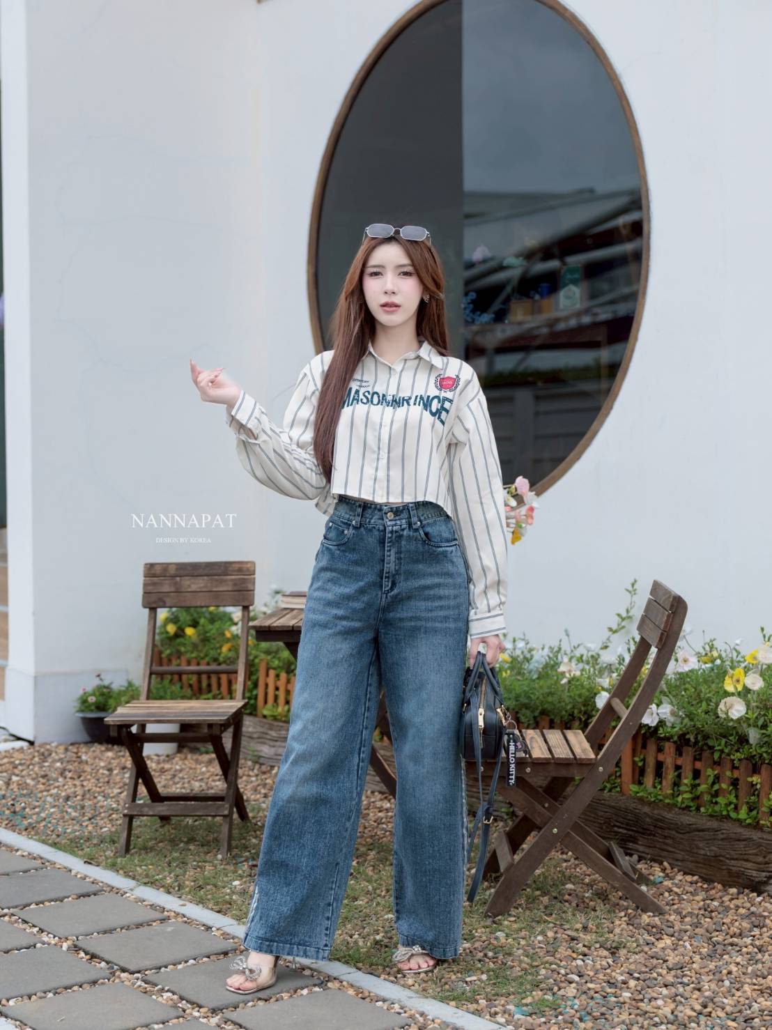 ชุดเซท ป้าย:: NANNAPAT (NP) 🎗️ CONCEPT :: เสื้อเชิ้ตผ้าดีมาก พิมพ์ลายอย่าเก๋ +กางเกงยีนส์แท้ฟอก แต่งแถบข้าง