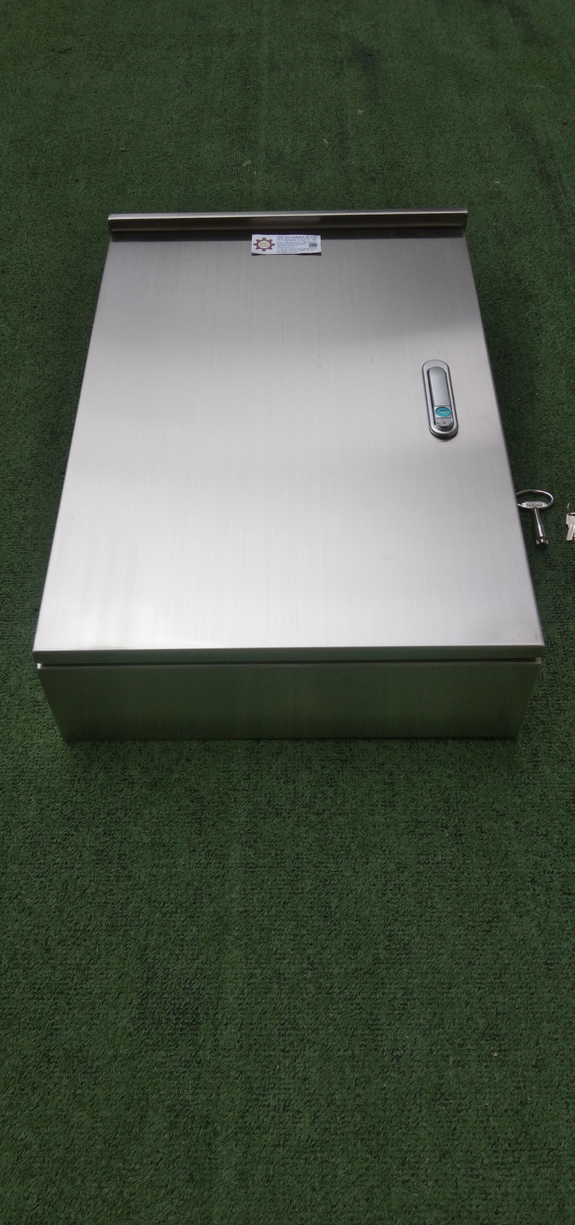 Main LUG 100A ตู้สแตนเลส 304 มีหลังคาสโลป W450xH650xD152mm. (24ช่อง)