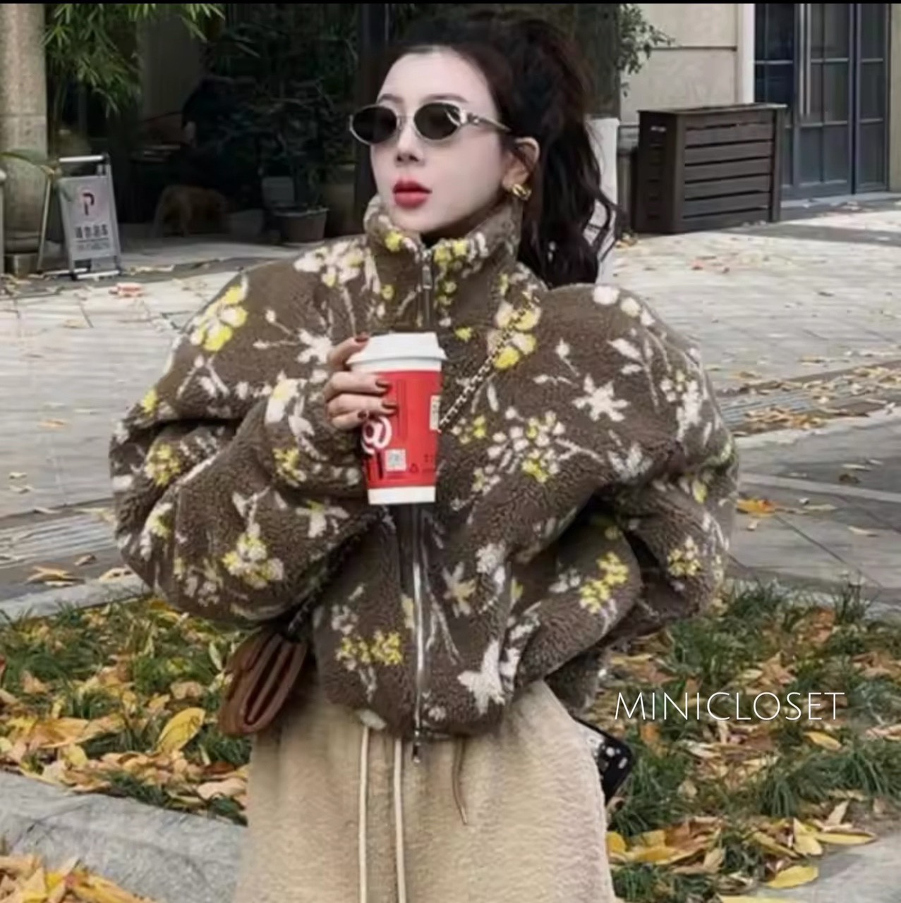 เสื้อกันหนาว งานเสื้อขนแกะลายดอกฮิปๆ น้ำหนักเบา กระเป๋าข้างซิปหน้ารูดสุดถึงคอ เข้าใจนักเดินทางสุด ห้ามพลาดค่ะ