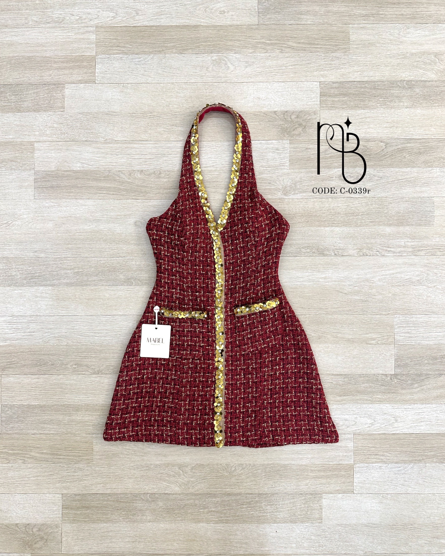 มินิเดรสคล้องคอทวิสทรงเปิดหลัง ดีเทลโครตหรูหรา มีช่องกระเป๋าด้านหน้า ชุดมีฟองน้ำและซับในทั้งตัว สวยมาก งานแฟชั่นสุดปัง งานจริงสวยจึ้ง ผ้าดีสุดๆ คอนเฟริมเลยค่ะ🖤 #BRANDMABEL #งานป้ายmabel