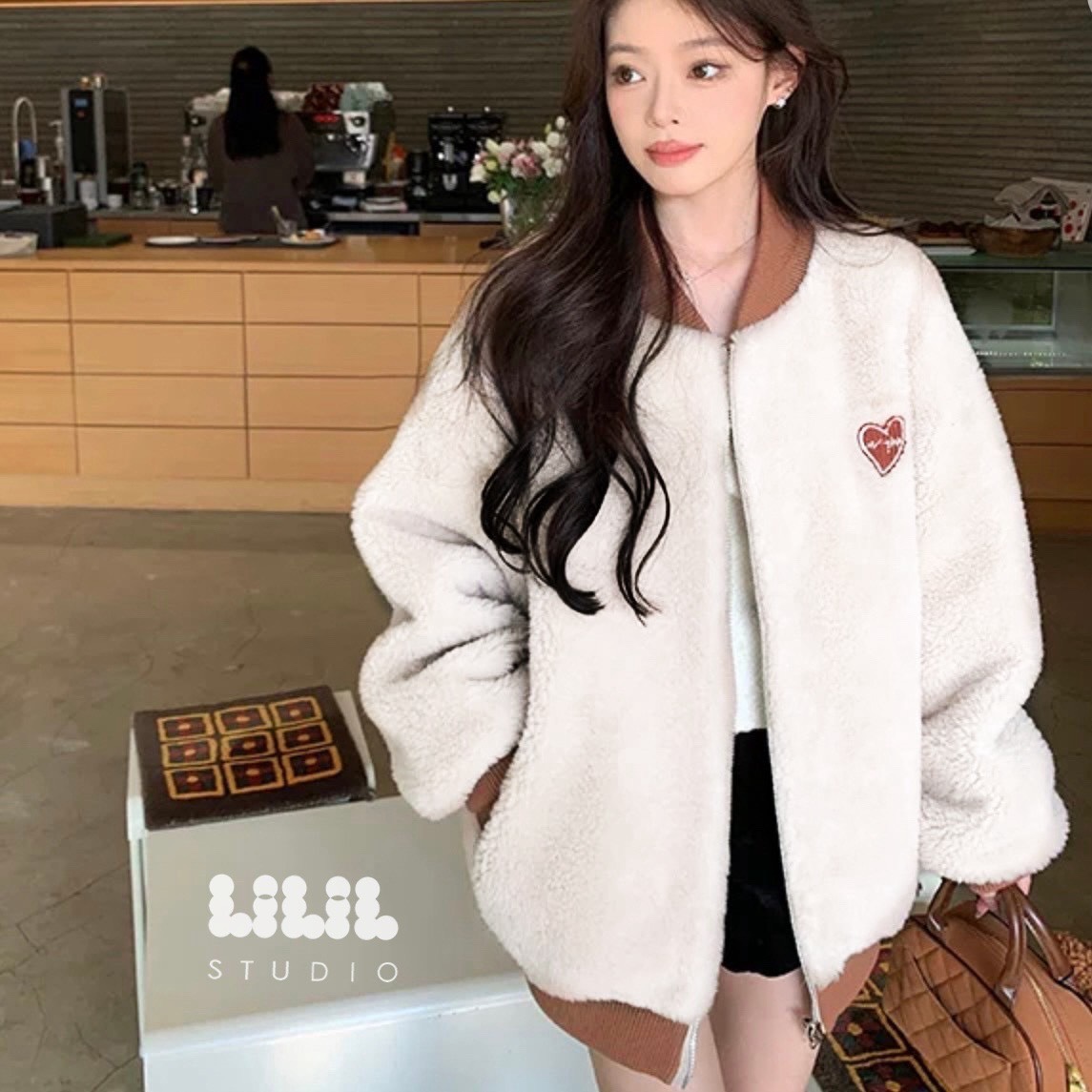 เสื้อกันหนาว เสื้อขนแกะบุซับในเย็บลายตาราง 🇰🇷ปักหัวใจเก๋ๆ ซิปหน้ากระเป๋าข้าง น้ำหนักเบา เข้าใจนักเดินทางสุด