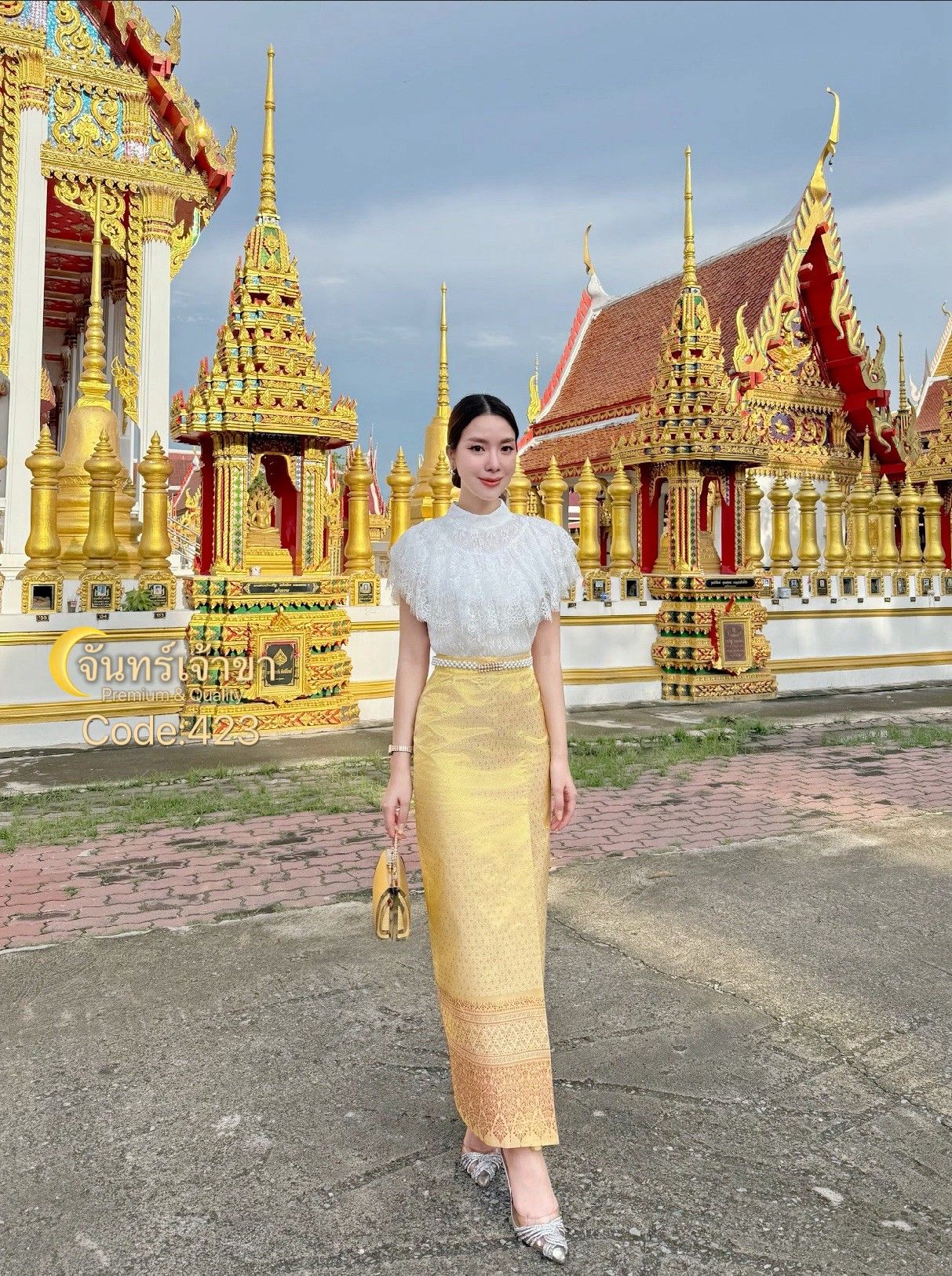 TAG:จันทร์🌙set เสื้อลูกไม้สวยมาก มีซิบด้านหลัง มีเข็มขัดมุก +ผ้าถุง ผ้าไทย ไม่ใช่ผ้าพิมพ์ลาย มีซับใน มีซิบด้านหลัง