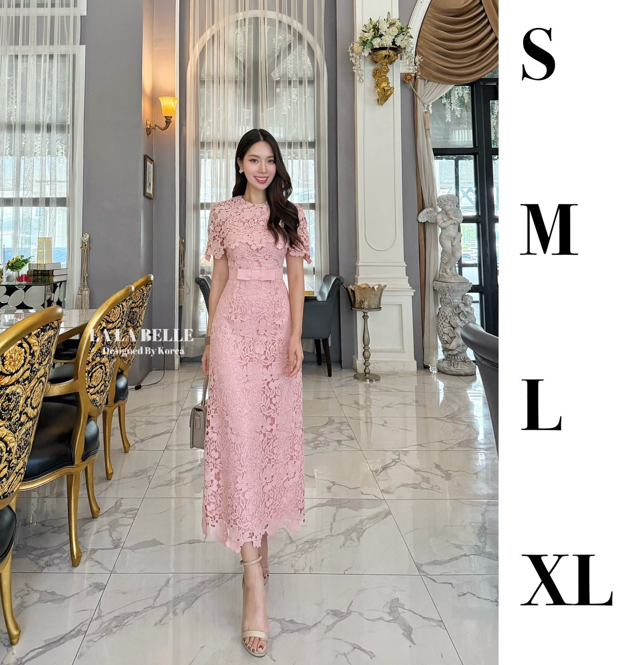 เดรสลูกไม้รุ่นฮอตดัดแปลงมาเป็นทรงคลุมไหล่รุ่นขายดีของที่ร้านทรงชุดคอกลมคลุมไหล่เอวเข้ารูปแต่งขอบเอวโบว์กระโปรงยางทรงเอมีซัยในถึงปลายชุดสวย