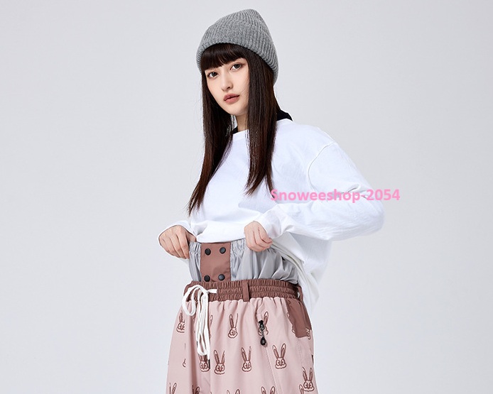 พร้อมลุยทุกลานหิมะ ชุดสโนว์บอร์ด / ชุดสกี กันหนาวระดับมืออาชีพ กันหนาวติดลบ ใส่แล้วอุ่นสบาย กันน้ำ กันลม กันหิมะสุดพลัง ทรง Oversize ใส่หลวมๆ เท่ได้ทั้งชาย & หญิง จะสกี จะสโนว์บอร์ด หรือแค่โพสท่าถ่ายรูป ก็คูลสุดๆ