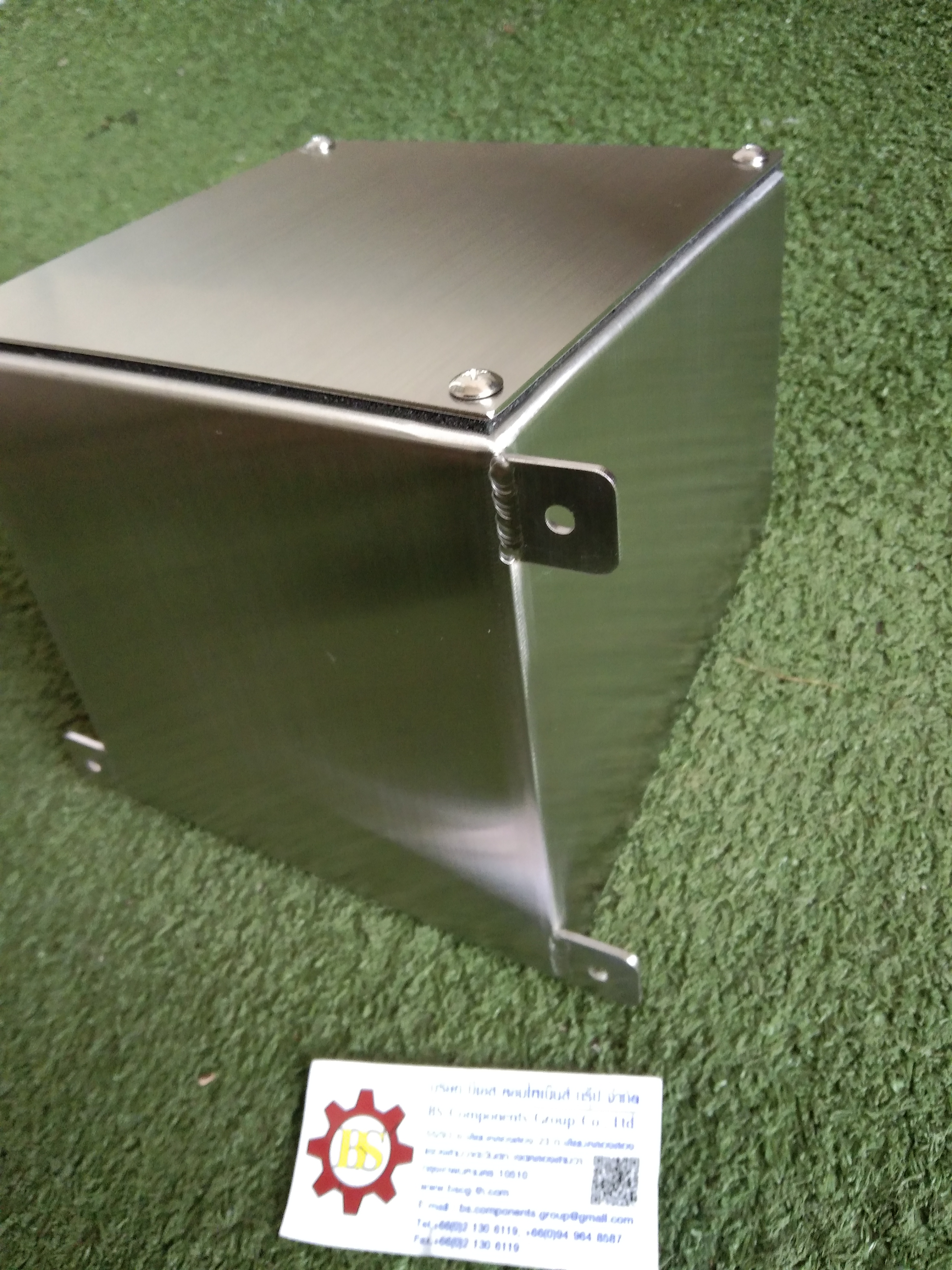 กล่องสแตนเลสด้านบนสโลป ขนาด W150xH150xD150mm.