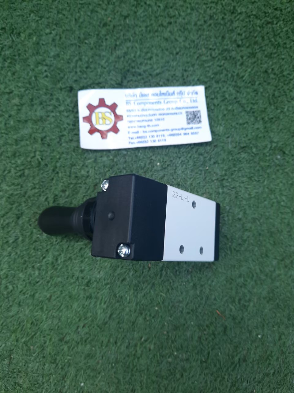 AirTAC : Hand control valve 4HA210-08 5/2way PT1/4 Spring Return