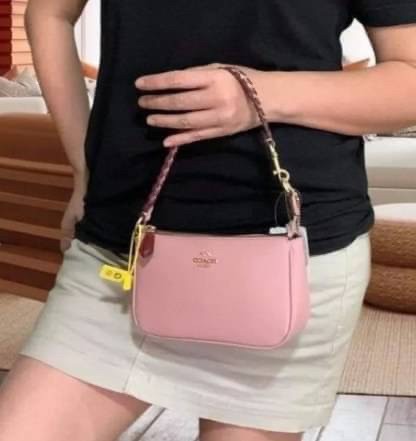 กระเป๋าโค้ชลดราคา หนังแท้สีชมพูขนาด 7 นิ้ว COACH C4233 NOLITA