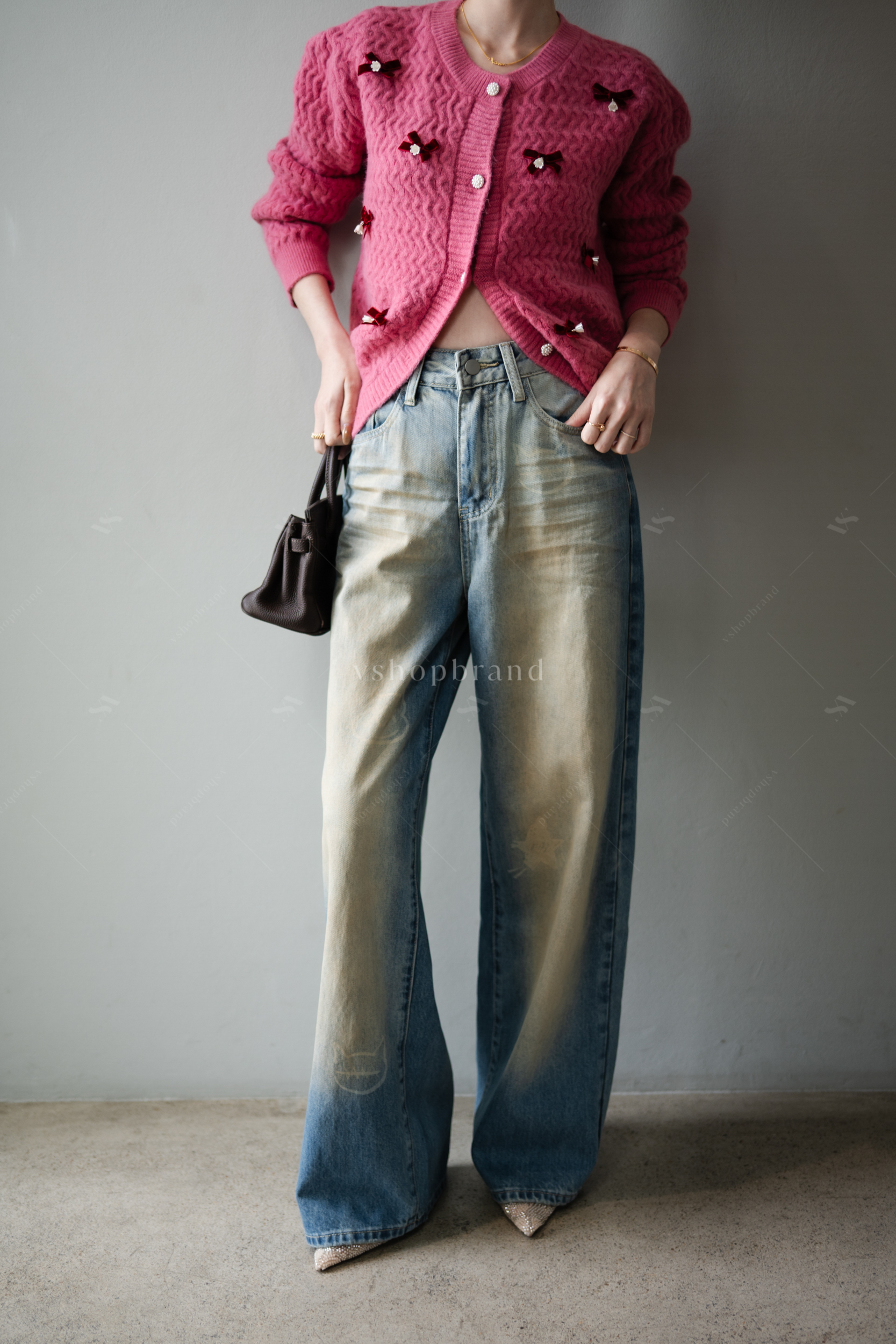 กางเกงยีนส์ขายาวฟอกสีสกรีนลาย