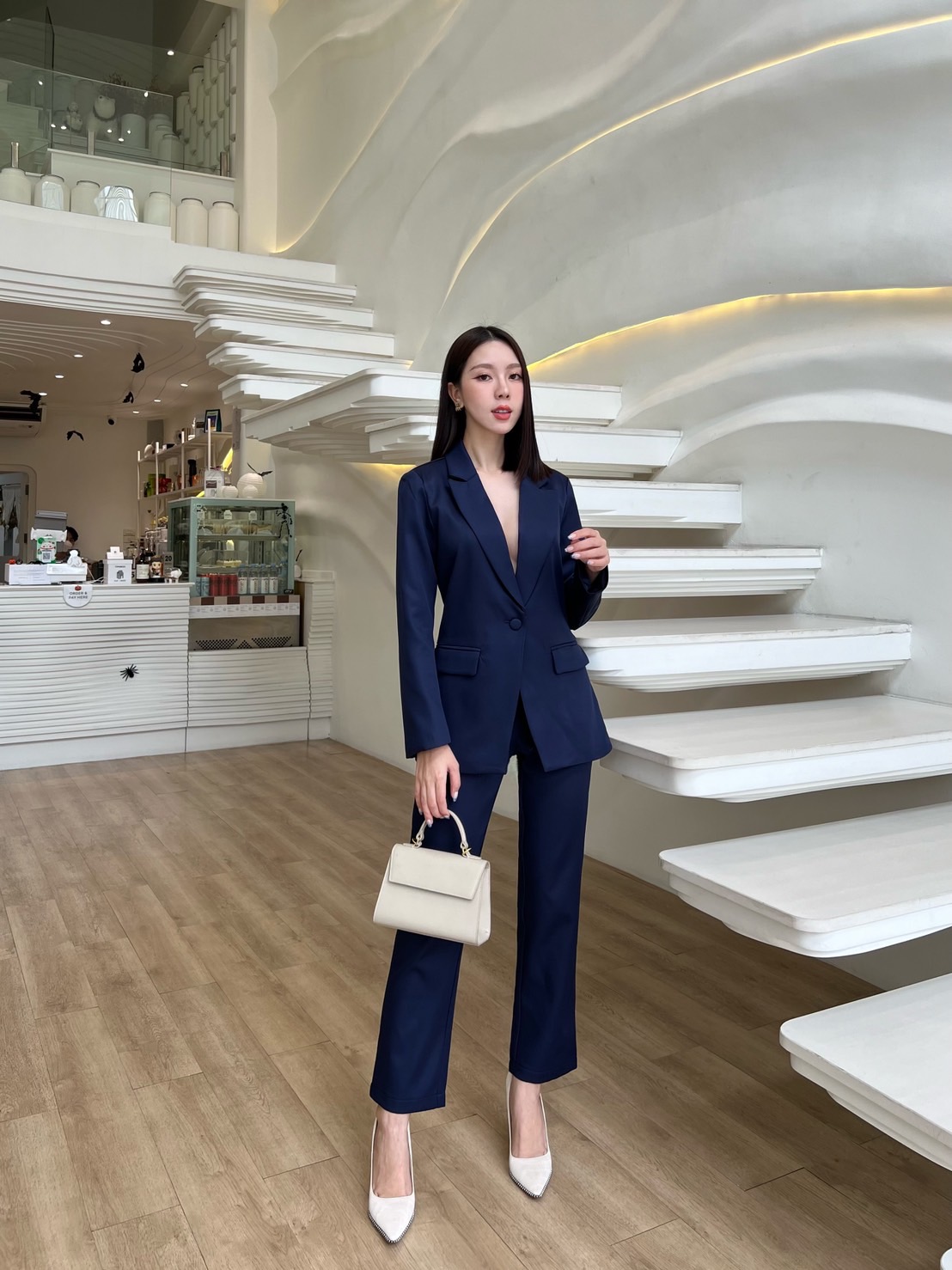 สูทเรียบหรู สวยคลาสสิค รุ่น Slim fit แมทซ์ง่ายใส่สบาย คล่องตัว 🔥 💋Best SELLER💋 Tag: CHARISSA KLOSET