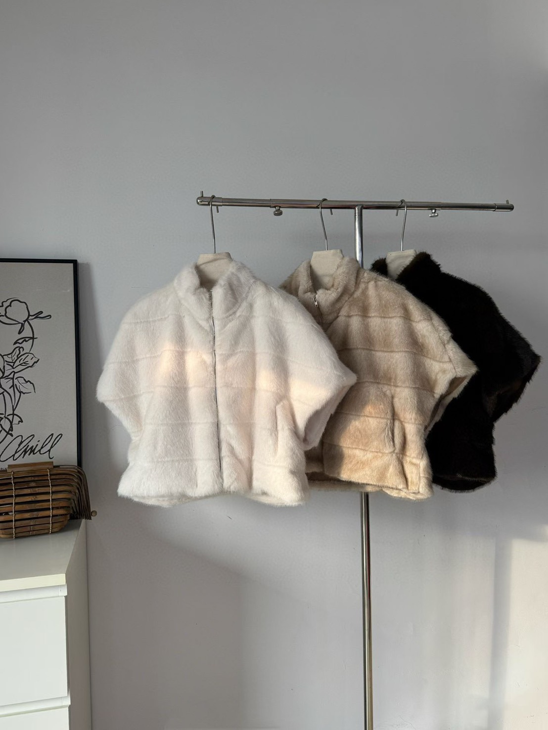 เสื้อคลุมขนเฟอร์ งานสไตล์เกาหลี ดีเทลซิปรูดหน้า บอกเลยน่ารักมากค่ะ