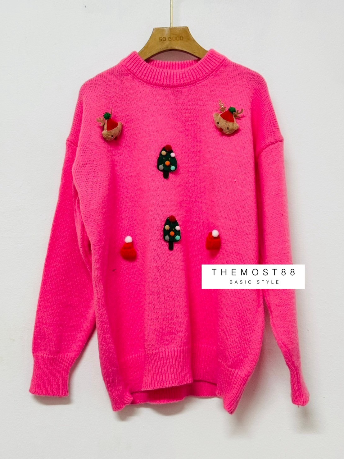 New Arrival knitted christmas sweater long sleeve ⛄️⛄️⛄️ 🎅🏻🧑🎄#ปาร์ตี้คริสต์มาสใกล้มาล้าวแม่จ๋า รุ่นนี้จิ้งๆมาก บอกเลยน่ารักสุดๆ ดีเทลเสื้อแขนยาวไหมพรมผ้าหนานุ่มแน่น เนื้อดีมว้ากกก... มาพร้อมต้นคริสต์มาส