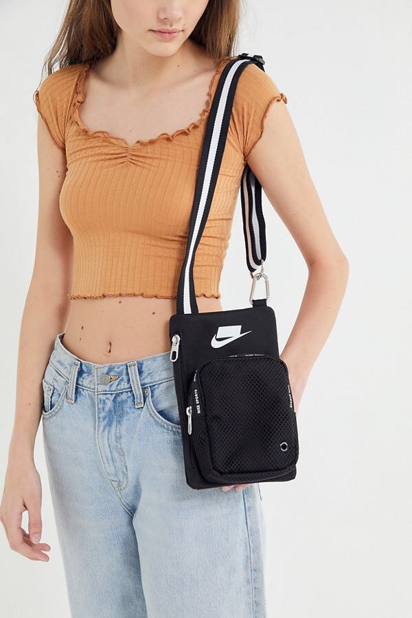 กระเป๋าสะพายแบรนด์เนมแนวสปอร์ตเท่ห์ ไนกี้ Nike sport bag -สีดำ