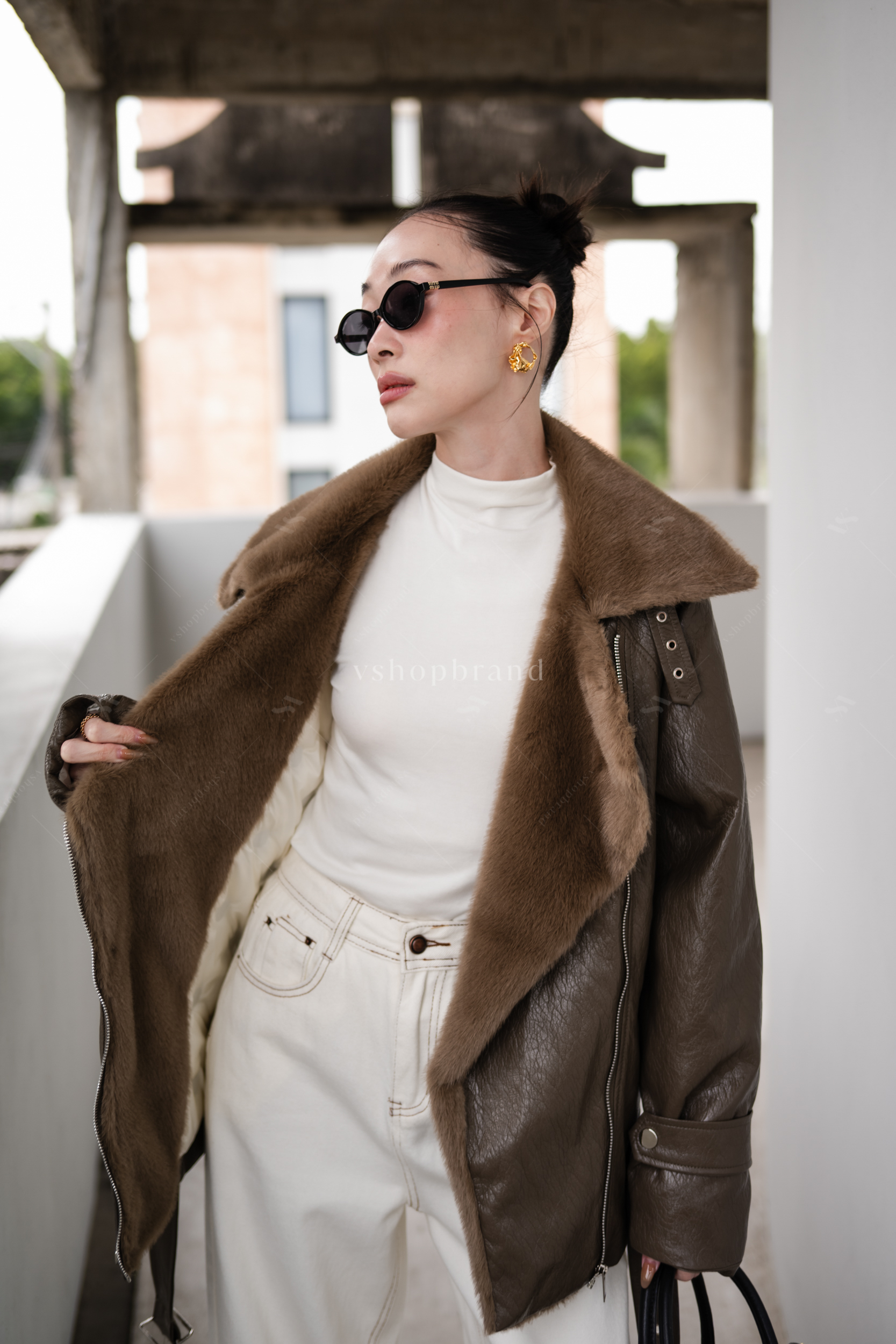 แจ็คเก็ตหนังแขนยาวปกขนเฟอร์ + เข็มขัด