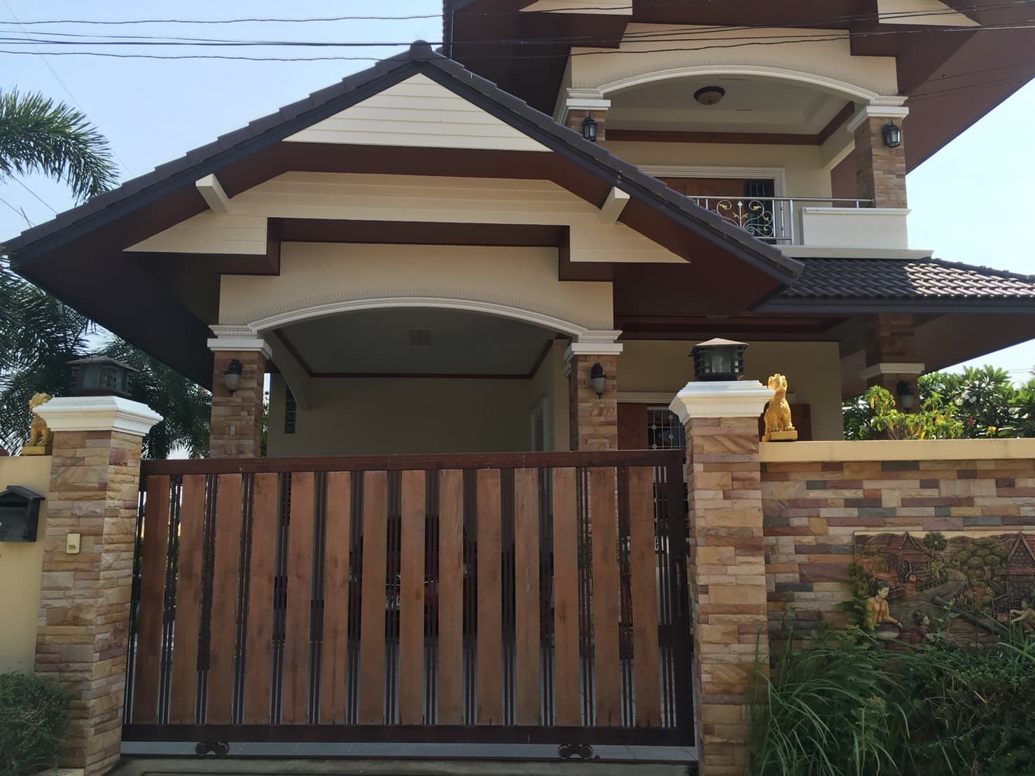 ราคาถูกที่สุดขายบ้านเดี่ยว 2 ชั้น 87 ตรว. 3 ห้องนอน 3 ห้องนํ้าตกแต่งด้วยวัสดุชั้นดี ใกล้ถนนเพชรเกษม 370 เมตรเซเว่น680เมตรปตท. 736 เมตร อ.ท่ายาง จ.เพชรบุรี