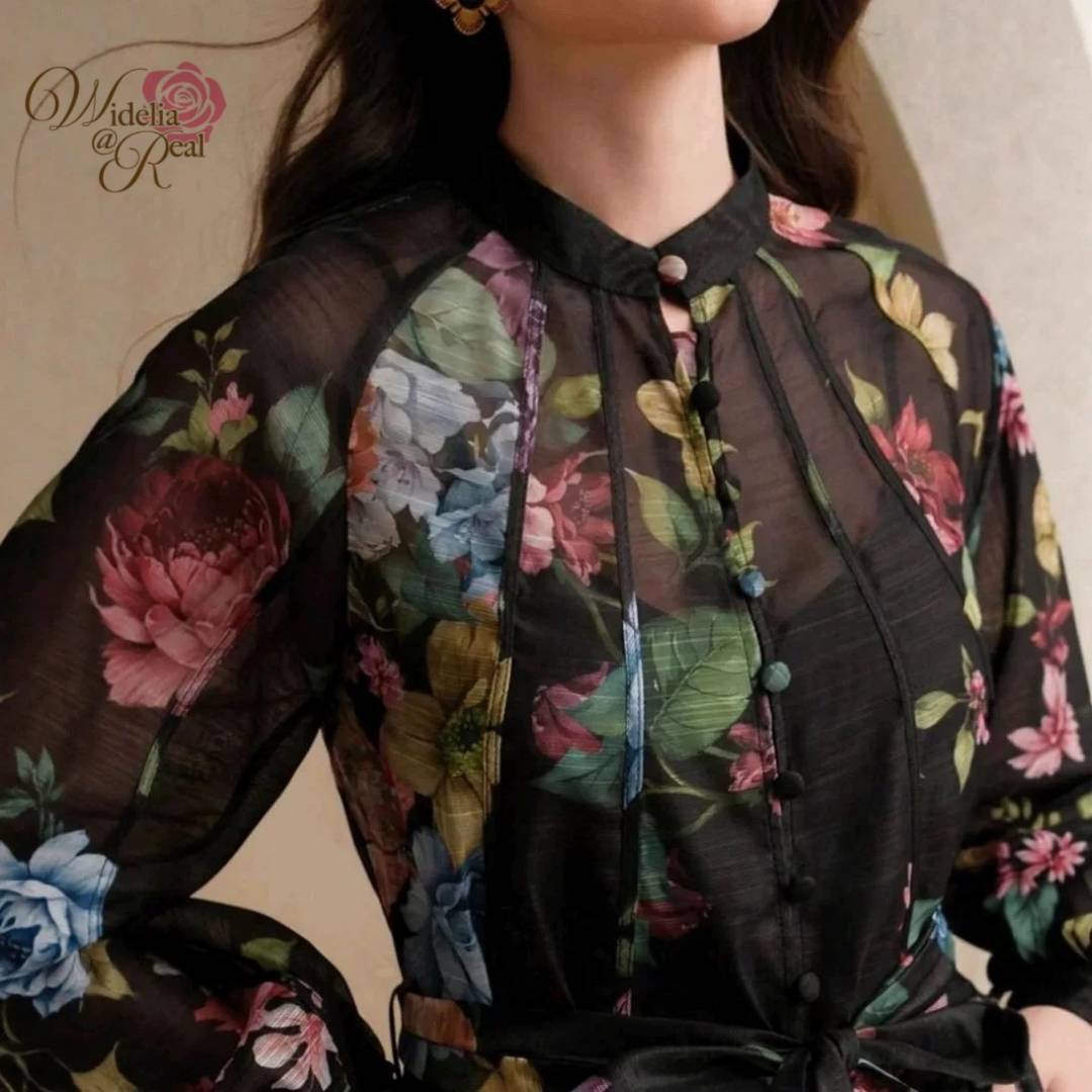 BRAND ::Zimmerman Detail >> Maxi Dress แม็กซี่เดรสตัวยาว แขนยาวพองทรงสวย กระดุมหน้าเรียงยาว มีผ้าผูกโบว์ที่เอวเพิ่มความกระชับ ผ้าพิมพ์ลายดอกไม้สวย เนื้อผ้าอย่างดี