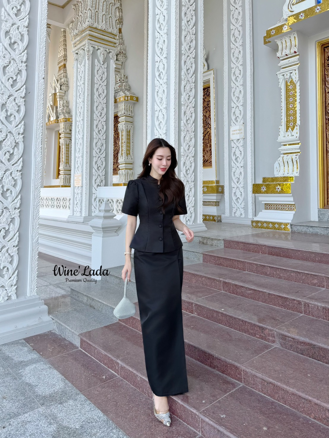 Set 2 Pcs. เซ็ทชุดไทยผ้าไหมเสื้อแขนแขนสั้น เป็นชุดจิตรลดาแบบแขนสั้น มาพร้อมกับกระโปรงผ้าไหม ทรงสอบเข้ารูป จะงานราช งานบุญ ได้หมดเนื้อผ้าใส่สบาย ทรงสวยมากค่ะ เป๊ะและเข้ารูป ใส่แล้วผอมเพียว กระโปรงซับในทั้งตัว ใครได้ลองแล้วจะหลงรักค่าา รับรองคุ้มเว่อร์ งานส