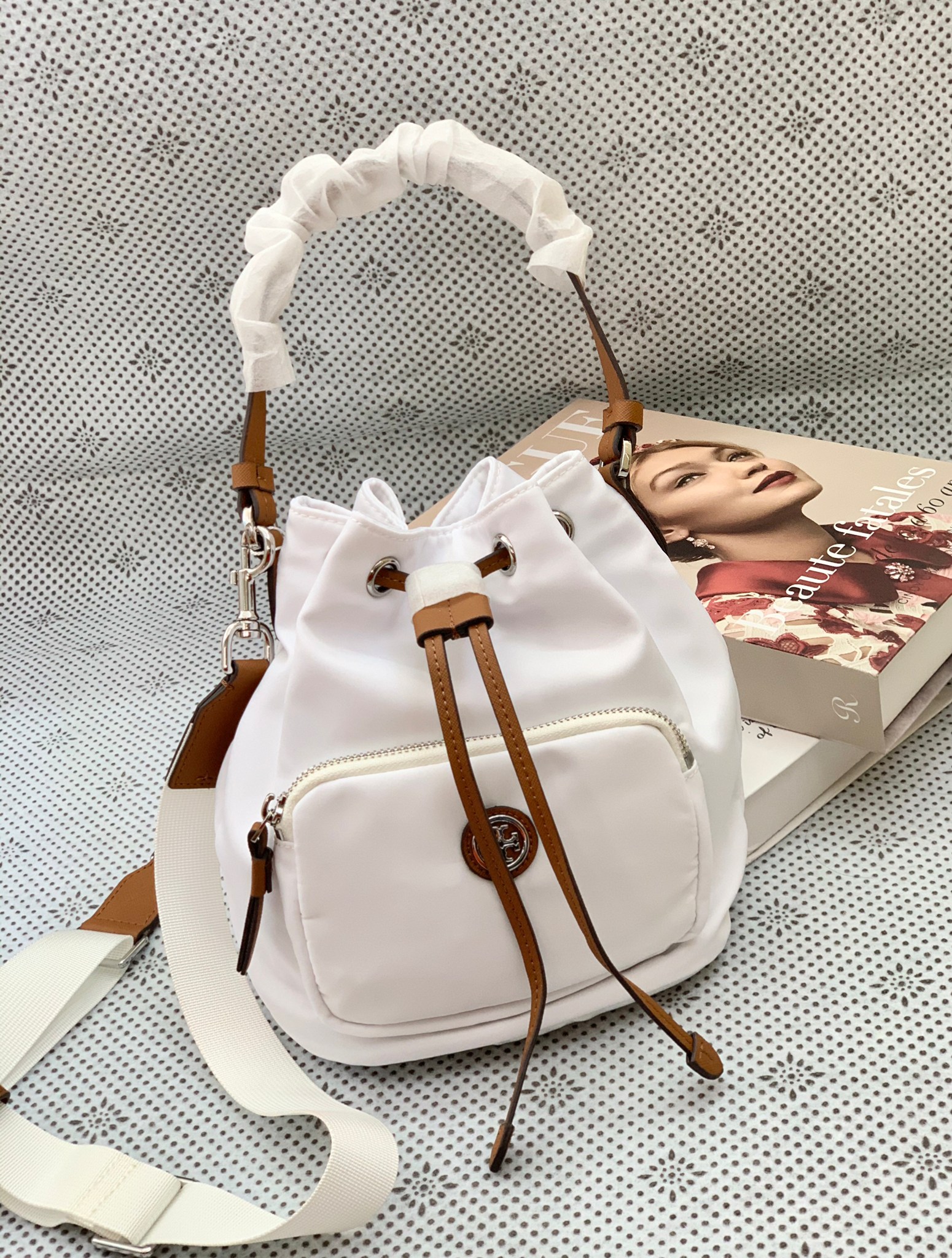 กระเป๋าสะพายไฮโซแบรนด์เนมทอรี่เบิร์ชทรงบัคเก็ตขนมจีบ TORY BURCH VIRGINA BUCKET BAG(134652)