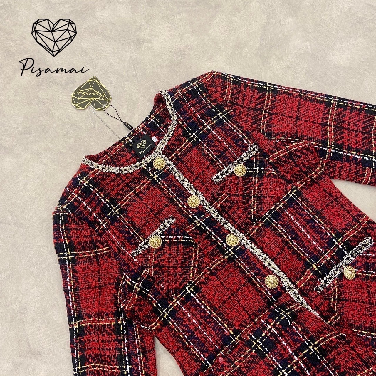 เซ็ตผ้าทวิสลายสก็อตสีแดงน่ารักๆ มาคู่กับกระโปรงสอบตัวสั้นเข้าเซ็ต เหมาะกับช่วงเทศกาลมากๆค่า ราคานี้มือต้องไวเลยค่า