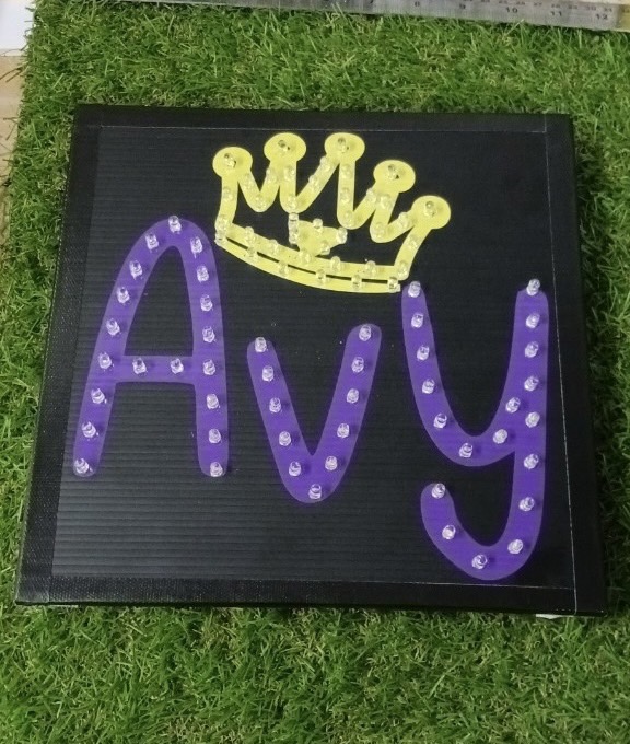 ป้ายไฟเชียร์ ขนาด 25x25cm แสงไฟสีม่วง , สีเหลืองทอง