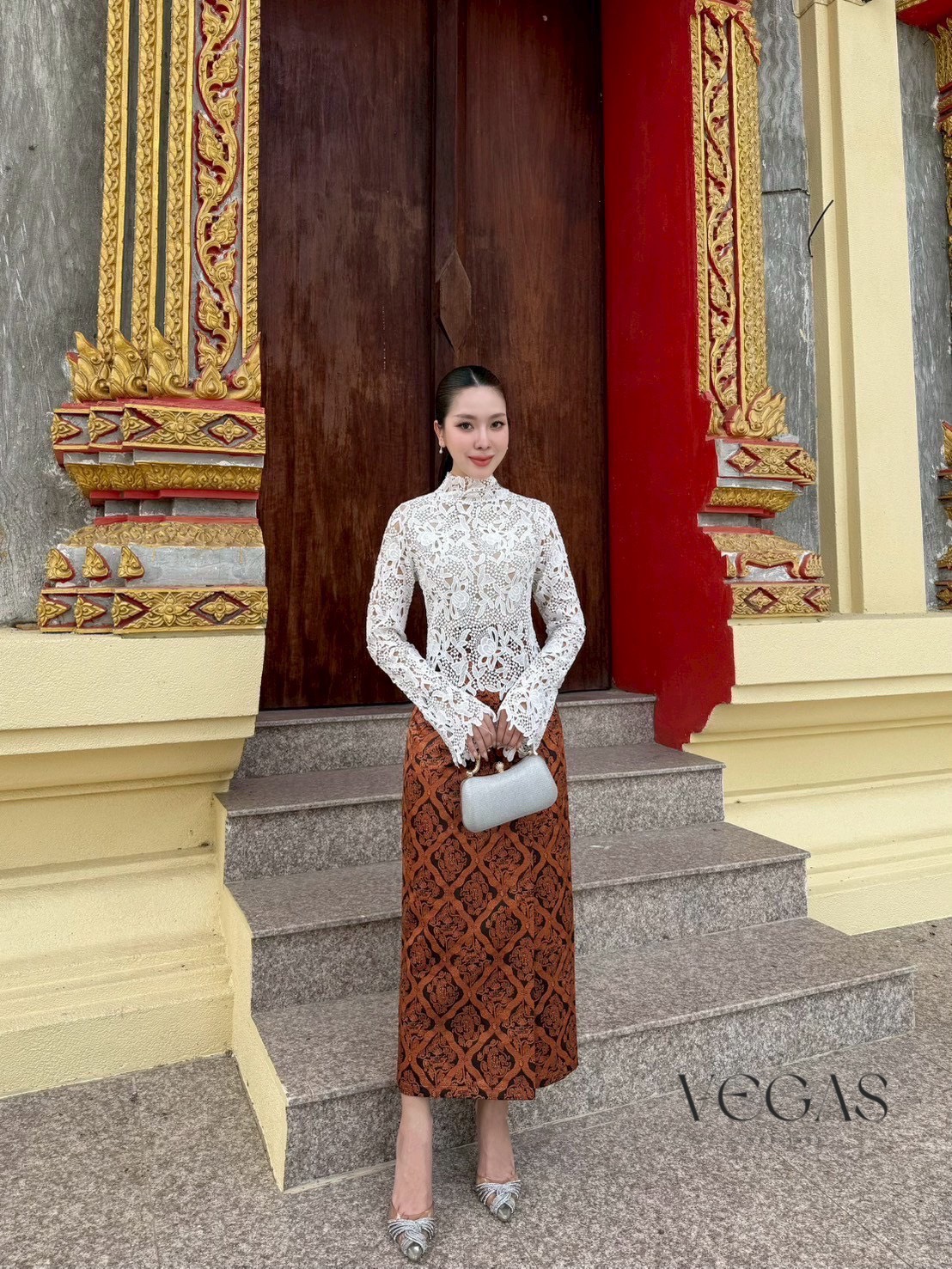 Set คุณปอย เสื้อลูกไม้ + กระโปรงผ้าลายไทย งานสวย หรูหรา ราคาเบาๆ มาคะคุ้มๆได้2ชิ้น ใส่แยก ใส่แมทได้หมด งานดีราคาสบายกระเป๋า ผ้าดีมาก ๆ สวยหรู ดูดีไปอีกค่ะ มีซับใน คือดี๊ ดีย์