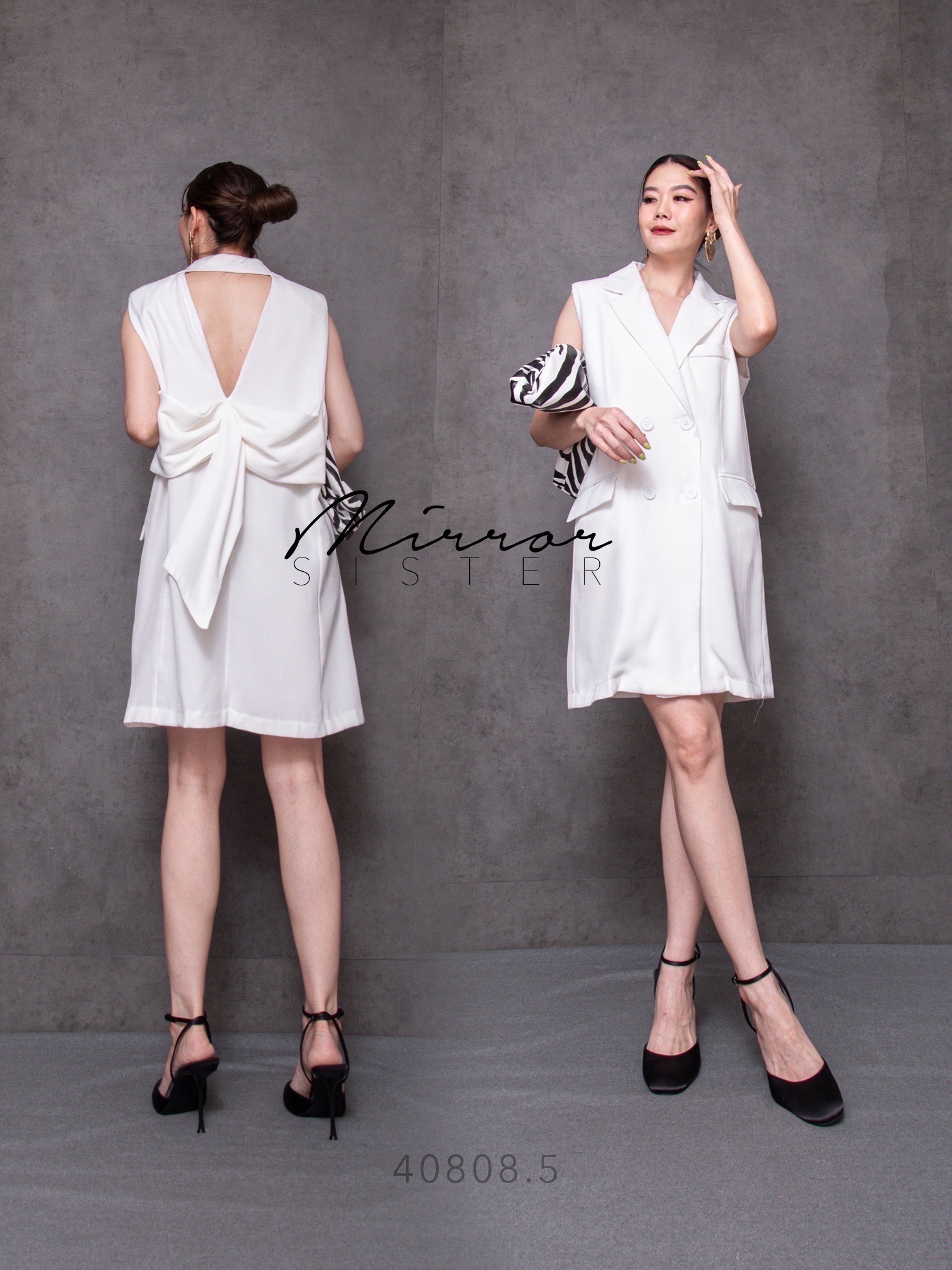 MiRRoRSiSTER's BiKK BigBow Back-off BLaZER DReSS•• เดรสแขนกุดคอปกสูทเทเลอร์ตัวเก๋ แต่งกระดุม4เม็ด มีกระเป๋าพ็อคเก็ตฝาปิดใช้งานได้จริง2ข้างด้านหน้า โดดเด่นที่ด้านหลังแต่งเว้าทรง3เหลี่ยม มีโบว์ใหญ่สวยปัง เนื้อผ้าดีใส่สบาย ชิคทุกสี