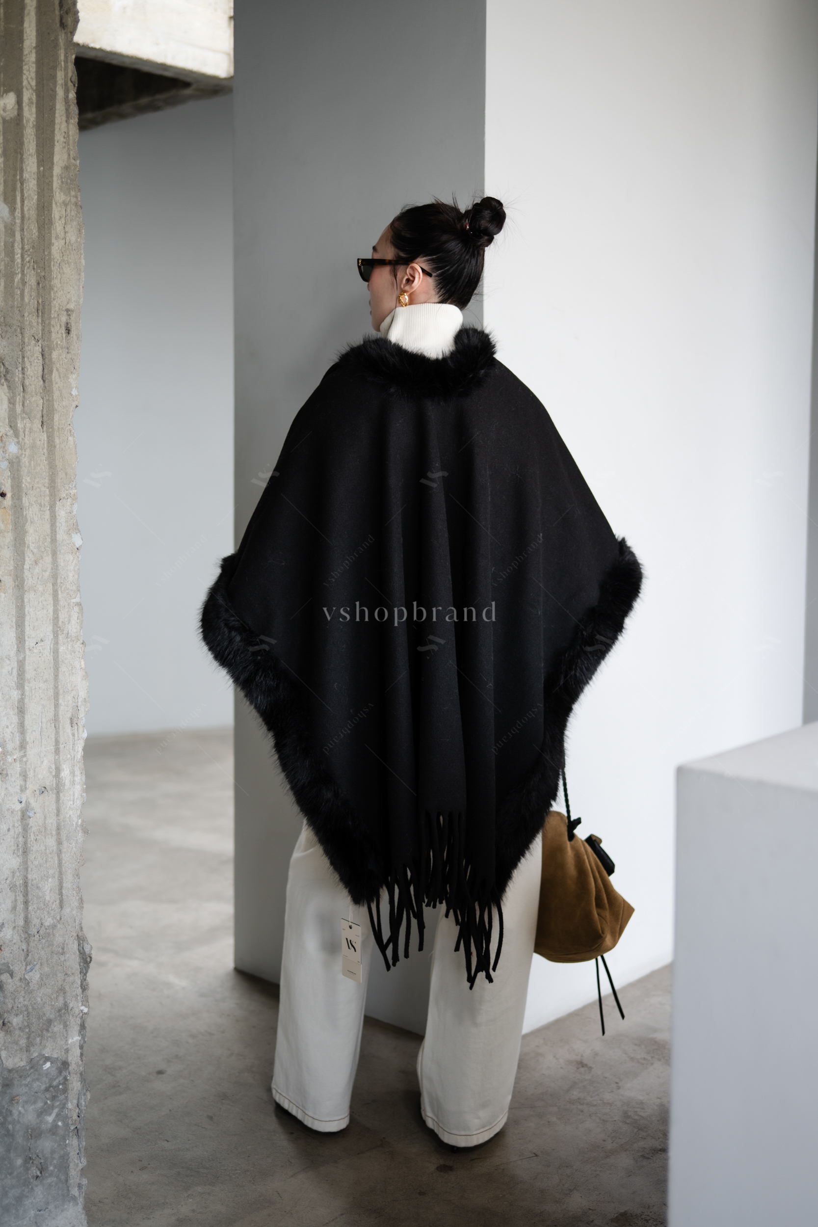 เสื้อคลุมทรงค้างคาวพู่ชาย ขอบเฟอร์