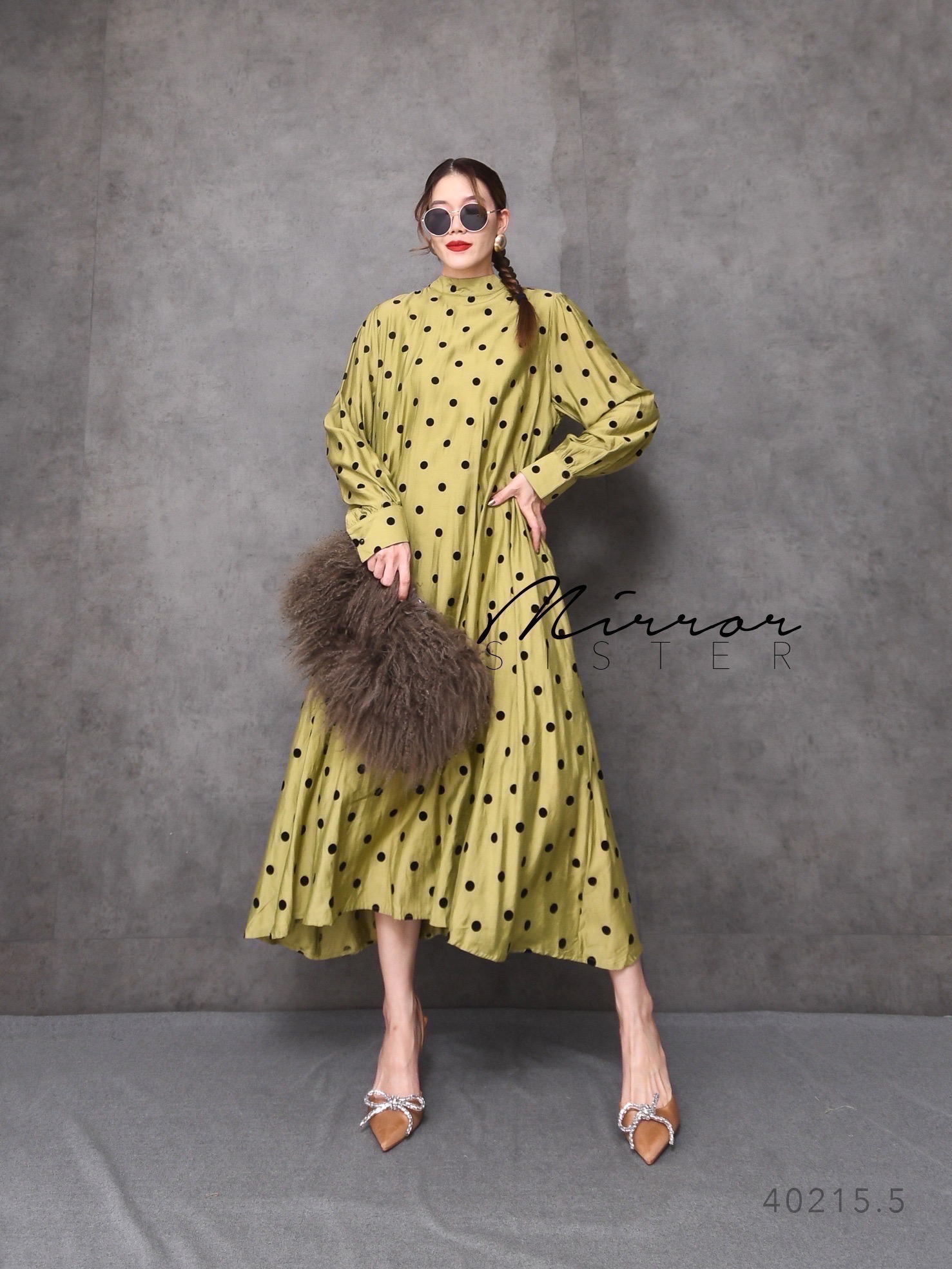 MiRRoRSiSTER's BoBa PoLKa DoT DReSS•• เดรสแขนยาวลายจุด ดีเทลคอปิด ด้านหลังมีเชือกให้ผูกโบว์ทรงหลวม เนื้อผ้าดีใส่สบายสวยพริ้วๆ ดูดีทุกสี..ได้ใส่บ่อยๆแน่นอน