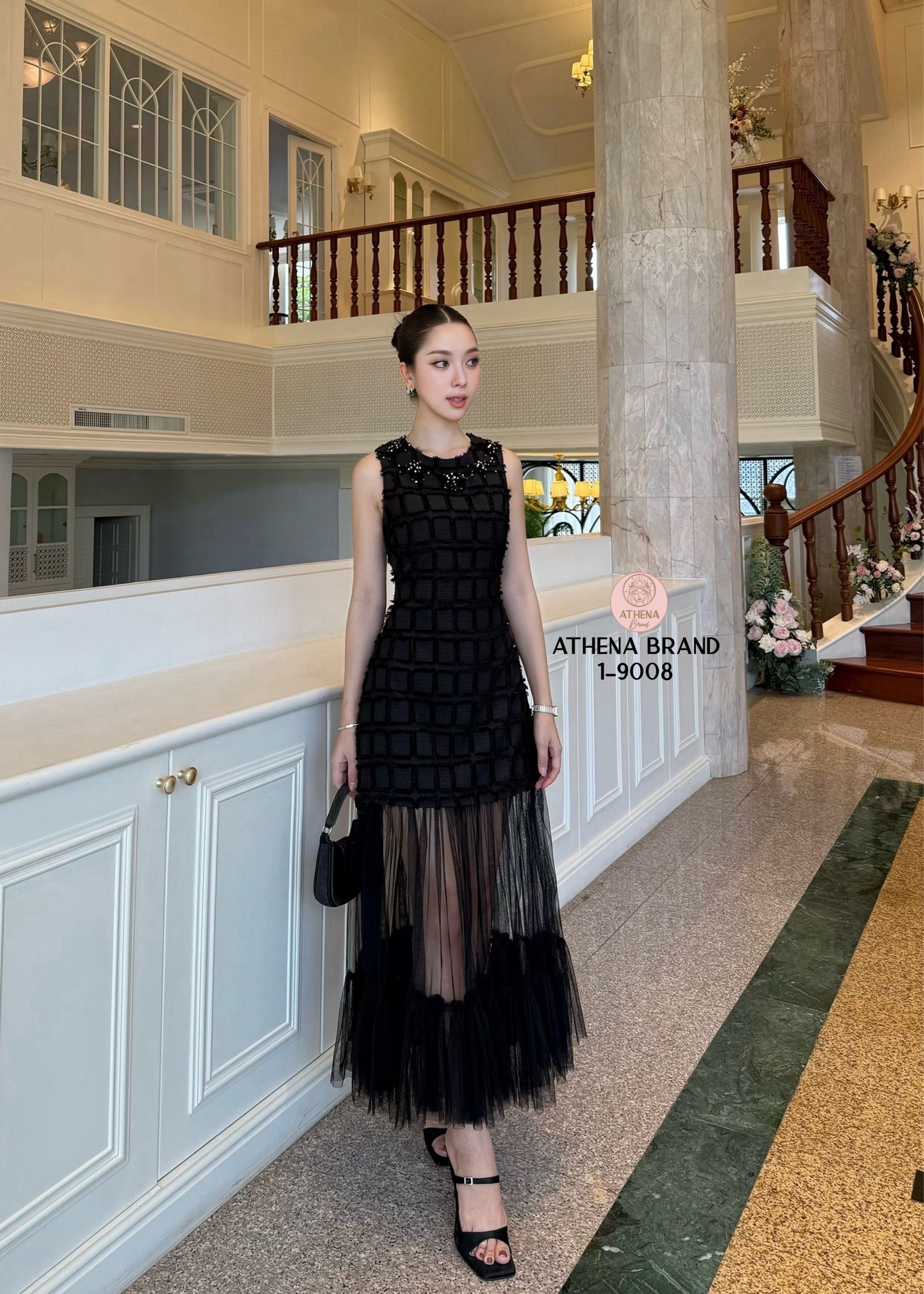 Maxi Dress ดีไซน์สุดเก๋แต่งดอกไม้3Dสวยหรูหราโดดเด่น ตัดต่อแต่งผ้าตาข่ายใช้ผ้าเยอะมากๆ เนื้อผ้าดี๊ดีมีTexture งานมีซับใน สวมใส่แบบซิปด้านหลัง สวยสร้างเรื่องสามารถใส่ออกงานได้เลยค่า #Athenabrand #ป้ายAthena #เสื้อผ้างานป้าย #ชุดเดรส #ชุดกระโปรง #ชุดไปเที่ยว