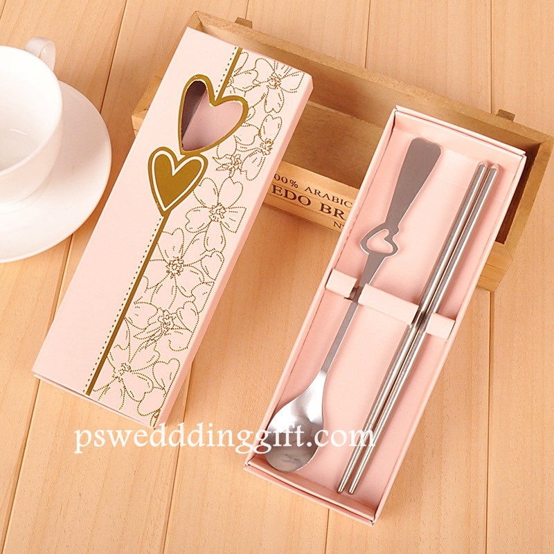 ช้อนเรียวหัวใจ ตะเกียบ แพ็คกล่่องสวยเก๋ ติดโบว์พร้อมป้ายชื่อ