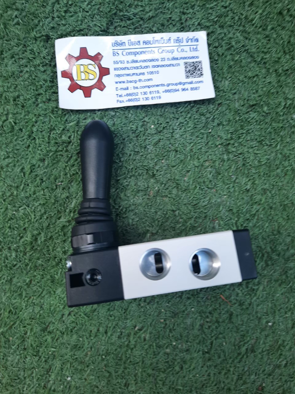 AirTAC : Hand control valve 4HA210-08 5/2way PT1/4 Spring Return