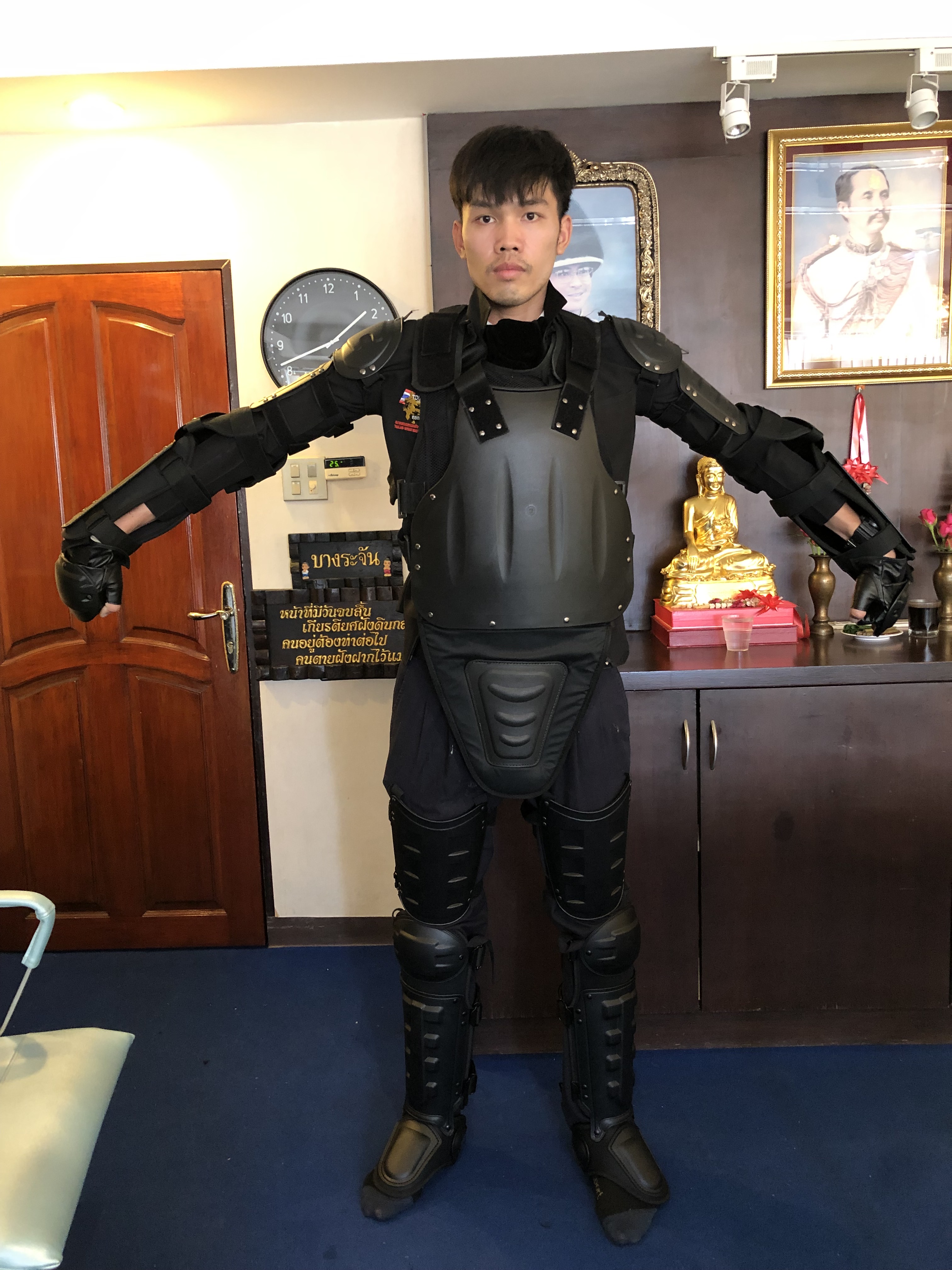 Anti Riot Suit ชุดปราบจราจล ชุดป้องกับบุคคล ชุดนิรภัย ชุดควบคุมฝูงชน