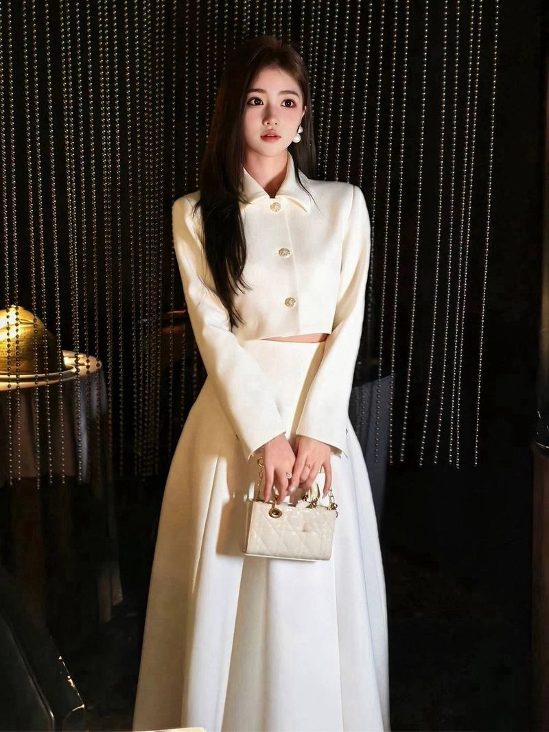 Set 2 ชิ้น เสื้อเชิ้ตครอปแขนยาว+กระโปรงยาวมีซับใน ซิปด้านหลัง มีกระเป๋าข้าง