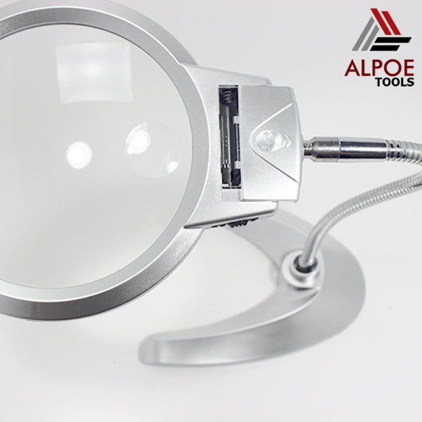 แว่นขยายตั้งโต๊ะ คอเหล็ก มีไฟ รุ่น MG4B-10