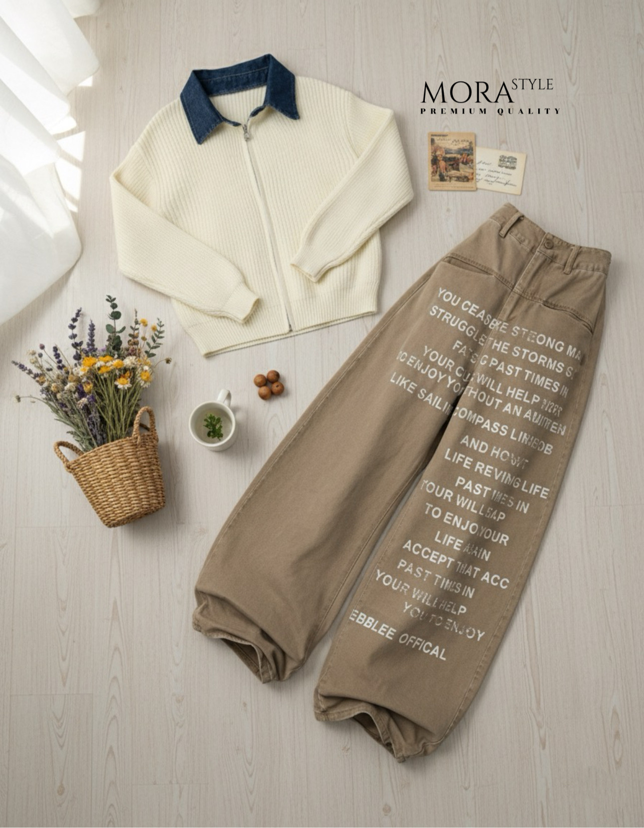 เซ็ต 2 ชิ้น เสื้อไหมพรมแขนยาวคอปกทรงวินเทจ มาพร้อมกับกางเกงยีนส์สีกากี ทรงบาเรล สกรีนตัวหนังสือสีขาว แต่งกระเป๋าหน้าเล็กๆๆ น่ารักๆๆ ผ้าไม่หนา ใส่สบาย เหมาะกับอากาศบ้านเราสุดๆ ใส่แมทเท่มากค่าาา