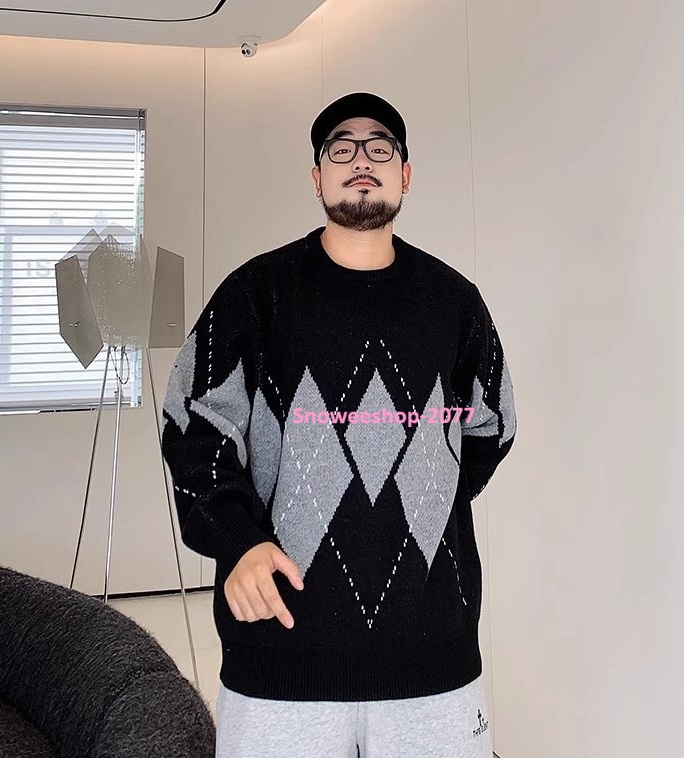 หนาวแค่ไหนก็ไม่กลัว! อุ่นได้ถึงใจไซส์ใหญ่สุด 59 นิ้ว เสื้อสเวตเตอร์ไหมพรมทอหนา คอกลมทรงหลวม ใส่เดี่ยวก็ดี ใส่ข้างในก็อุ่นเวอร์ ผ้านุ่ม ไม่คัน ไม่รัดตัว ใส่เที่ยวต่างประเทศได้ทุกพิกัดมีไซส์ใหญ่พิเศษ XL–8XL หลวมใส่สบาย ดูเพรียวขึ้น ใส่แล้วไม่ตัน