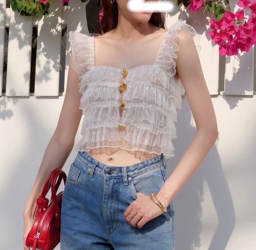 RAMI-PAPHA(รมิปภา) Detail :: เสื้อ+ยีนส์ขายาว เสื้อสีขาวดีเทลแต่งระบายสวยเก๋ กระดุมหน้าสีทองสวยหรูโดดเด่น ใช้งานได้จริง มีซับใน +++ กางเกงยีนส์ขายาว ดีเทลปลายขาพับขึ้นชิคๆ มีกระเป๋าใช้งานได้จริง กระดุมและซิปหน้า