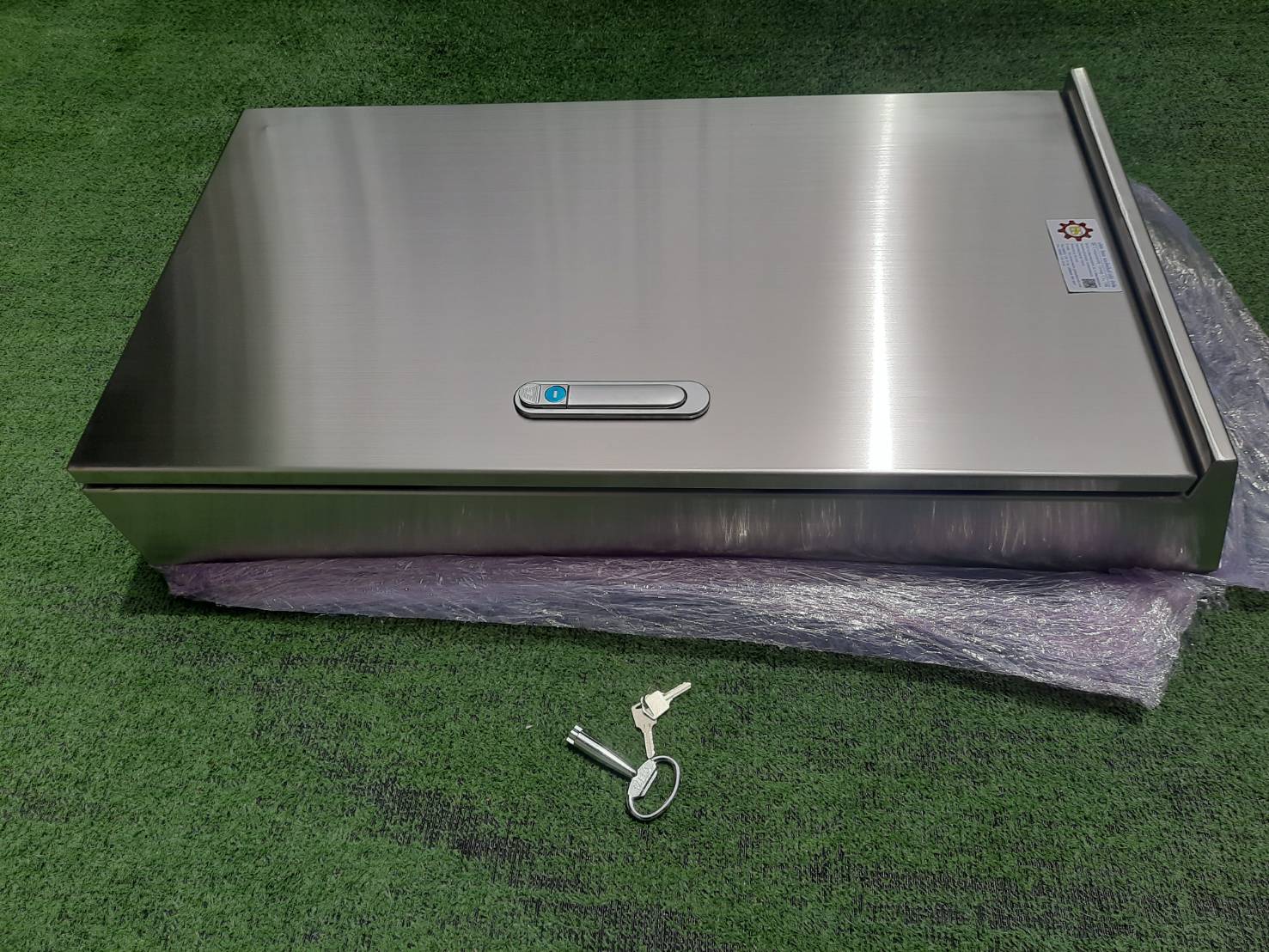 Main LUG 250A ตู้สแตนเลส 304 มีหลังคาสโลป W450xH800xD152mm. (42ช่อง)