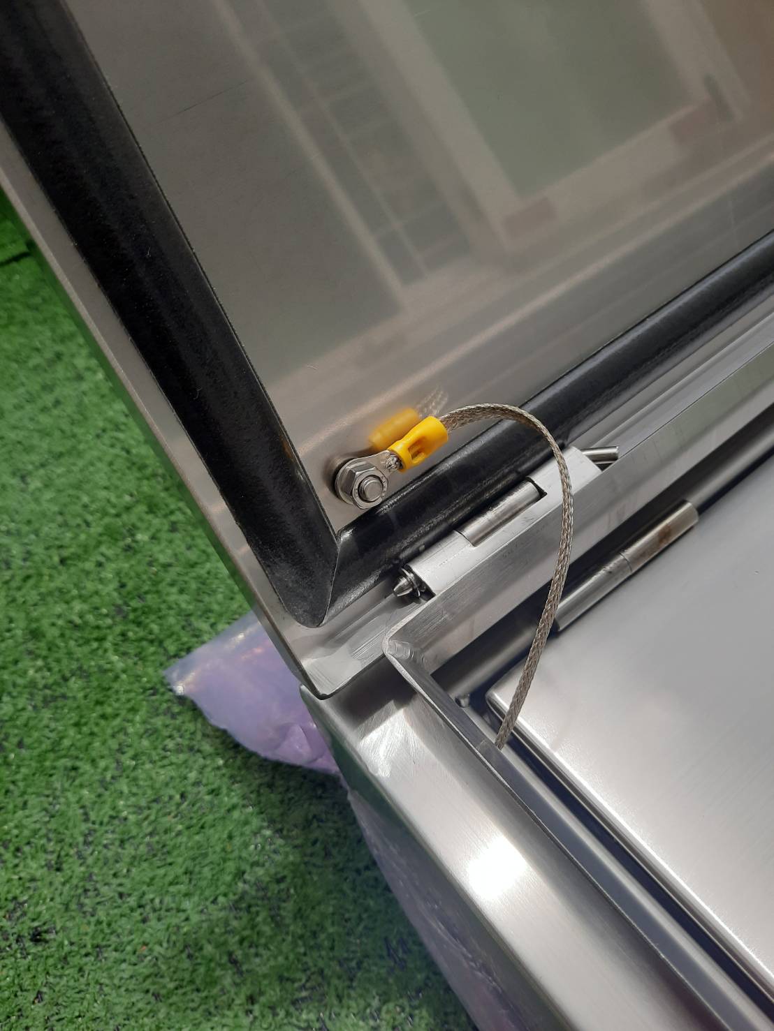 Main LUG 250A ตู้สแตนเลส 304 มีหลังคาสโลป W450xH800xD152mm. (42ช่อง)