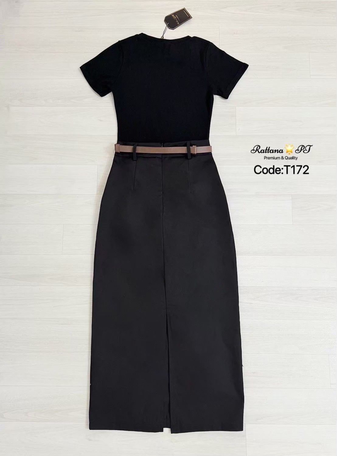 เซต3ชิ้นเสื้อ+กระโปรง +เข็มขัด เรียบหรูดูแพงสวยมาก เสื้อผ้ายืดได้ ใส่คู่กับกระโปรงเอวสูง ผ่าด้านหลัง มีซิบด้านหลัง เนื้อผ้าดีมีซับใน มีเข็มขัดใส่คู่คุ้มมากเซตนี้ ใส่เที่ยวออกงาน ทำบุญ ใส่ทำงาน ถ่ายรูปร้านกาแฟ