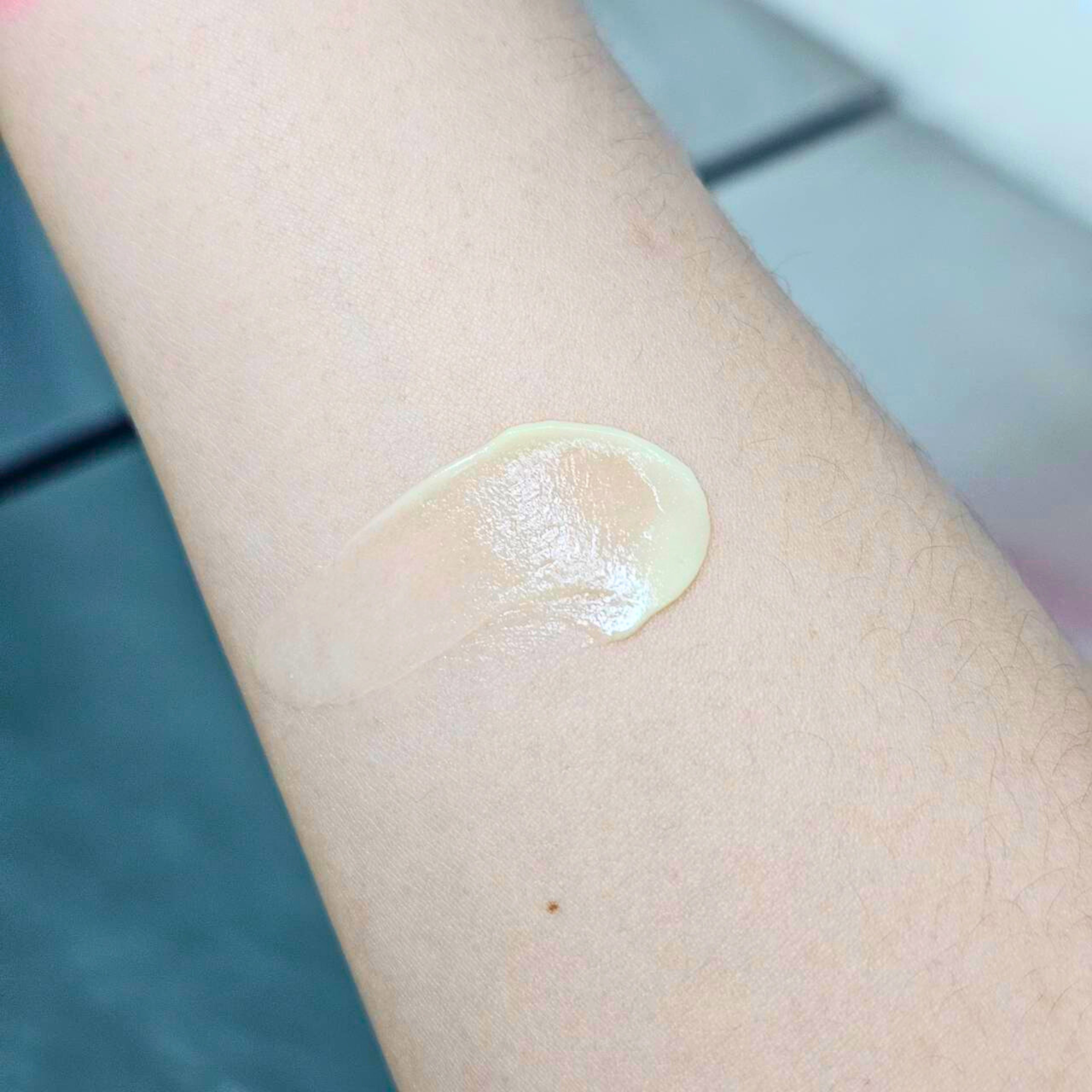 ครีมนมผึ้งบล็อคสิว - ACNE CLEAR ROYAL JELLY CREAM