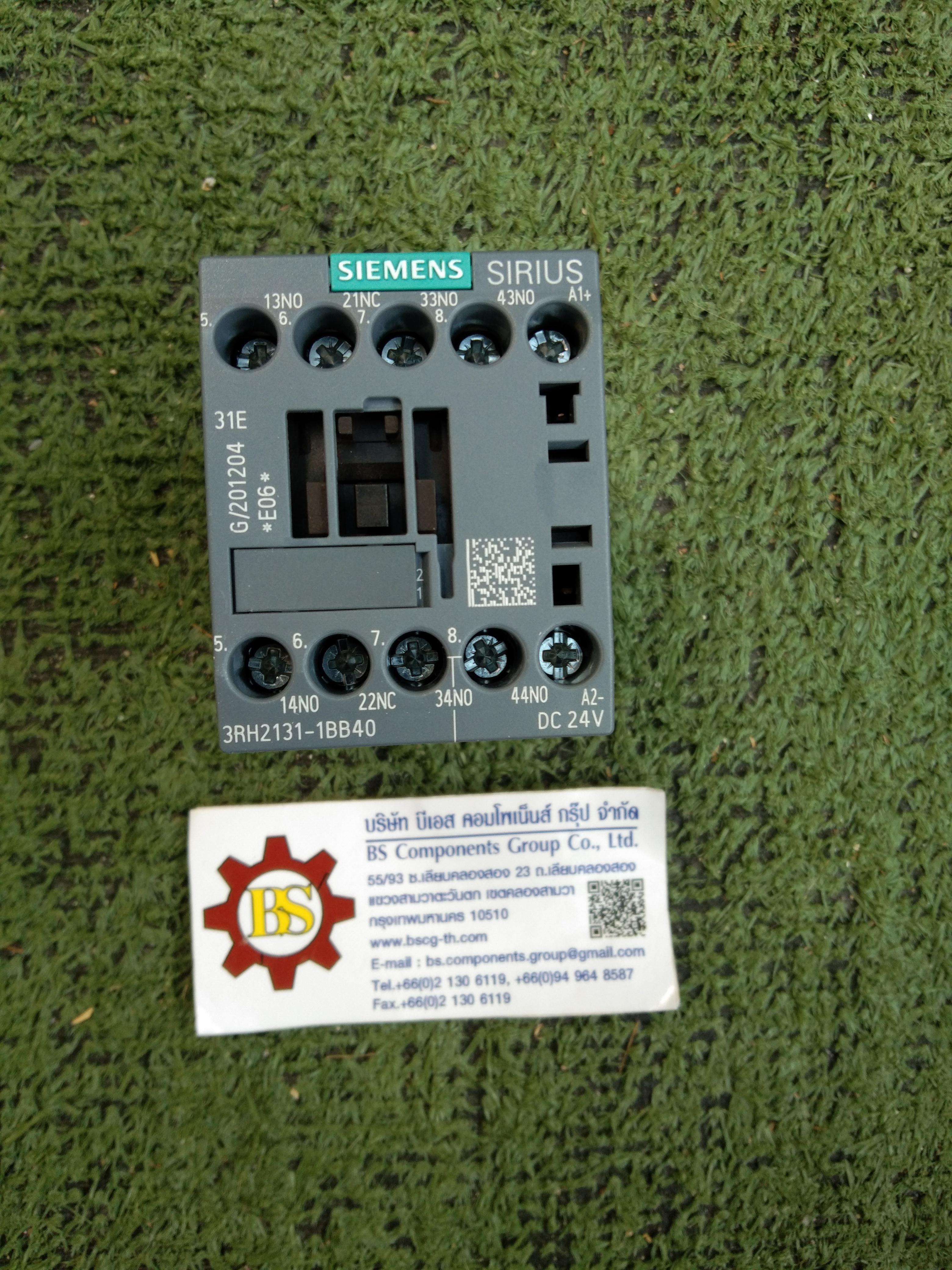 SIEMENS : 3RH2131-1BB40 Contactor relay, 3 NO + 1 NC, 24 V DC, Size S00, screw terminal