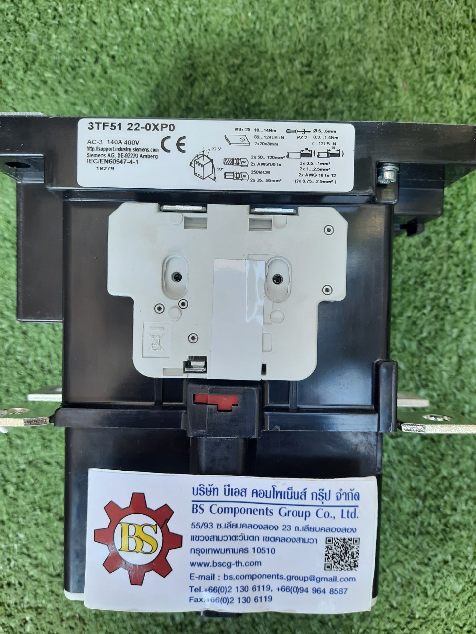 SIEMENS : 3TF5122-0XP0 Contactor AC 50 HZ, coil230/220 V AC3 400 V 140 A 75 kW AUX. contacts: 2 NO + 2 NC size 6 screw connection