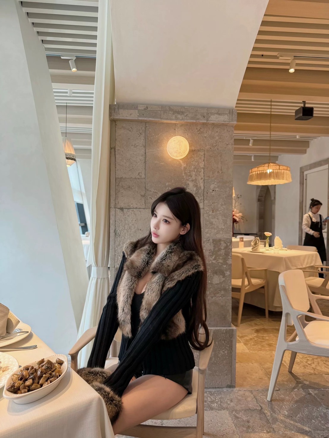 เสื้อไหมพรมตกแต่งขนเฟอร์ ดีเทลมีซิปรูดด้านหน้า งานสไตล์เกาหลี