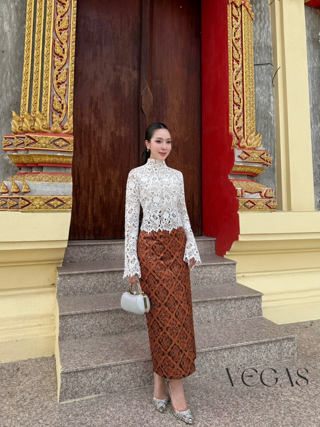 Set คุณปอย เสื้อลูกไม้ + กระโปรงผ้าลายไทย งานสวย หรูหรา ราคาเบาๆ มาคะคุ้มๆได้2ชิ้น ใส่แยก ใส่แมทได้หมด งานดีราคาสบายกระเป๋า ผ้าดีมาก ๆ สวยหรู ดูดีไปอีกค่ะ มีซับใน คือดี๊ ดีย์