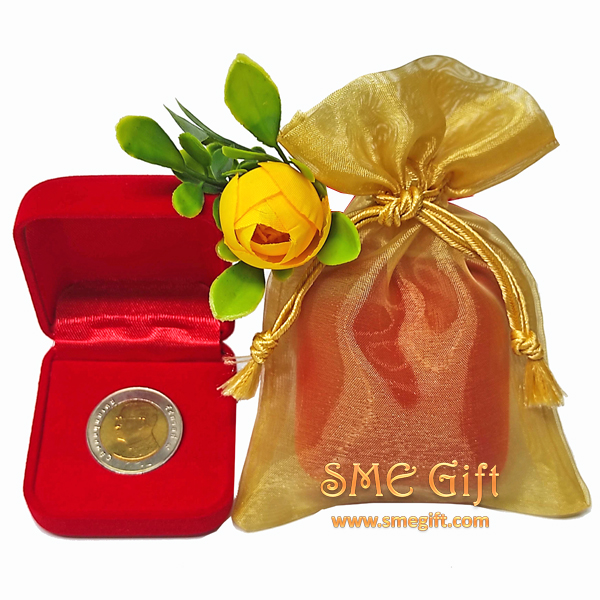 เหรียญที่ระลึก ร.9 (พระเศียรใหญ่) พร้อมกล่องกำมะหยี่และถุงไหมแก้ว COIN 002 ชิ้น