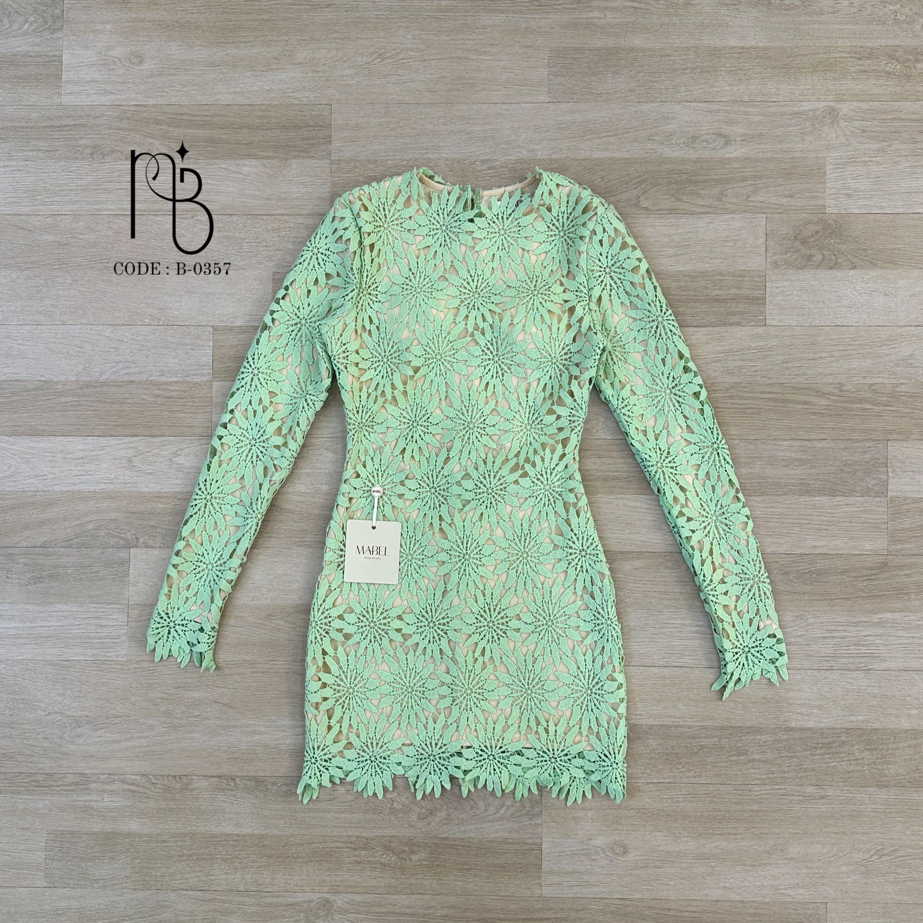 มินิเดรสลูกไม้แขนยาวสีขาว🤍สวยสุดจึ้ง ผ้าลูกไม้คุณภาพดี งานมีซับในแบบผ้ายืดเข้ารูปตามตัว งานซิบหลัง ลัคชูสุดๆกับชุดนี้ พลาดไม่ได้เลยนะคะสาวๆ🤍 #NABIBRAND #งานป้ายnabi #นาบีแบรนด์ #ชุดเดรส #เสื้อผ้างานป้าย #แฟชั่น #ootd #เดรสลูกไม้สั้น #ชุดผ้