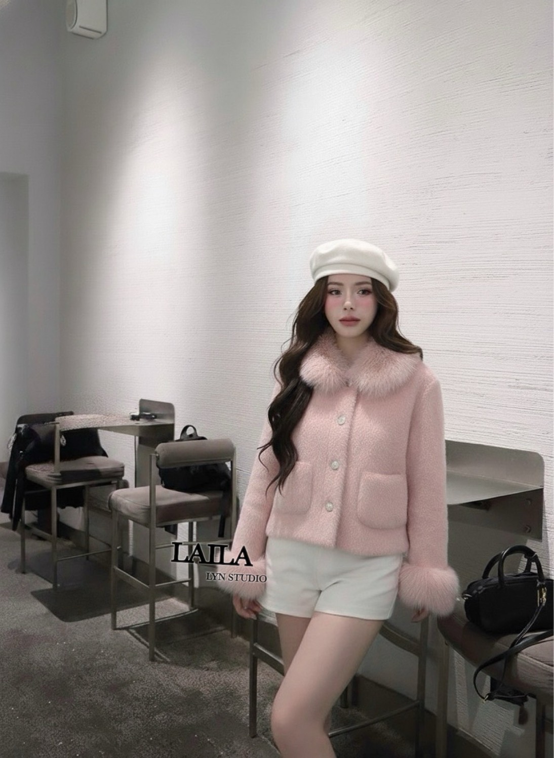 Tag : LAILA Detail: SET เสื้อ+กางเกง งานเสื้อสเวตเตอร์ทรงแขนยาวงานผ้าขนนุ่มๆๆทั้งตัวดีไซน์แต่งคอปกด้วยขนมิ้งหนานุ่มผ้าดีสุดๆ ด้านหน้าแต่งกระดุมเลื่อมๆสีมุข ตัวเสื้อมาในโทนสีออฟไวท์/ชมพู มาพร้อมกางเกงขาสั้นงานผ้าพรีเมี่ยม แมชสุดๆลุคนี้สวยแพง น่ารักมากๆๆคร่