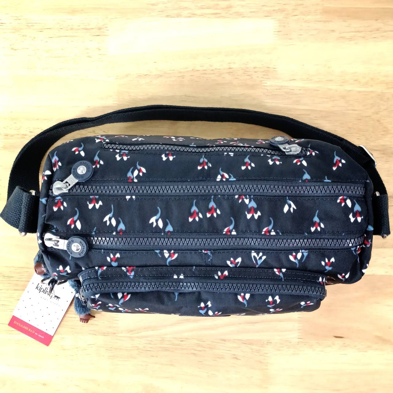 กระเป๋าสะพายคิปลิงค์จุของได้เยอะใช้ได้ทั้งหญิงชาย KIPLING RETH CROSSBODY BAG