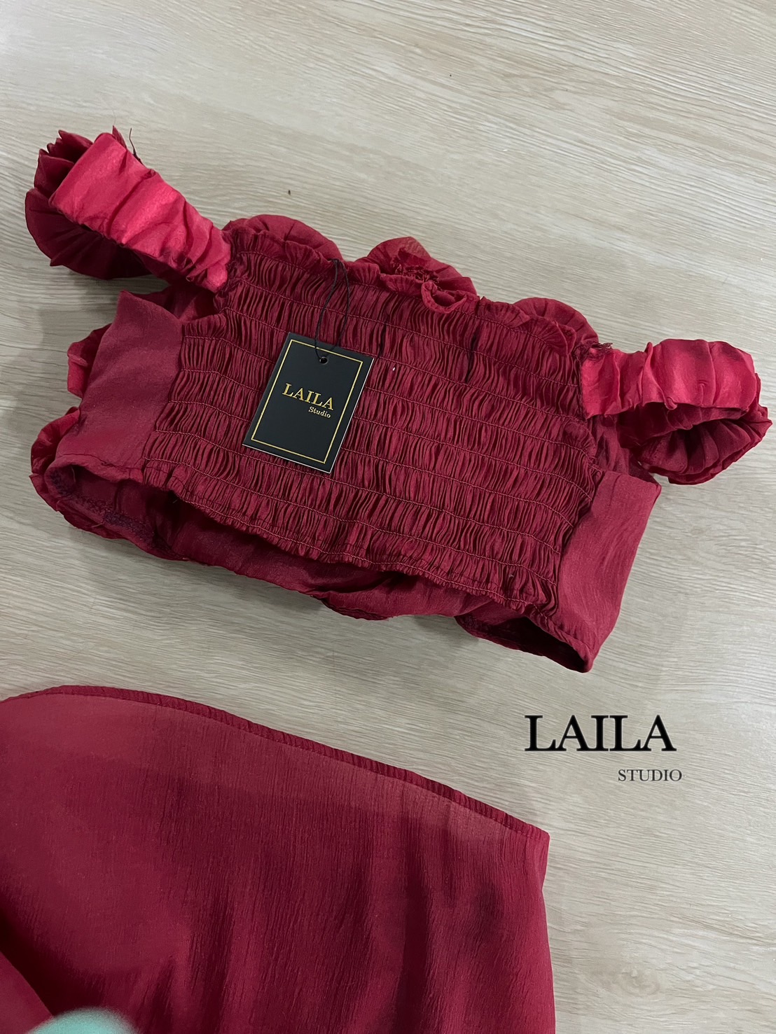 Tag : LAILA Detail: Setเสื้อ+บิกินี่+ซีทรู เสื้อเปิดไหล่งสนสุดน่ารัก แต่งปักดอกไม้3ดีฟูด้านหน้า ด้านหลังแต่สม็อค มาพร้อมตัวบิกินี่ผูกด้านข้างสุดแซ่บ เพิ่มความโดดเด่นของชุดด้วยซีทรูผูกเอว งานชุดว่ายน้ำเก๋ๆ ใส่ถ่ายรูปสวยๆค้าสาวๆๆ #ByLaila #ชุดว่ายน้ำ #ชุดว่